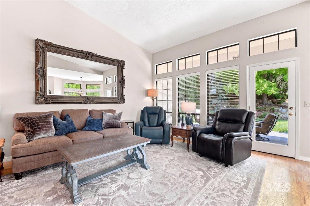 3324 E Boulder Heights Dr, Boise, Idaho 83712, 4 Bedrooms, 2.5 Bathrooms, Residential For Sale, Price $964,400,MLS 98998566