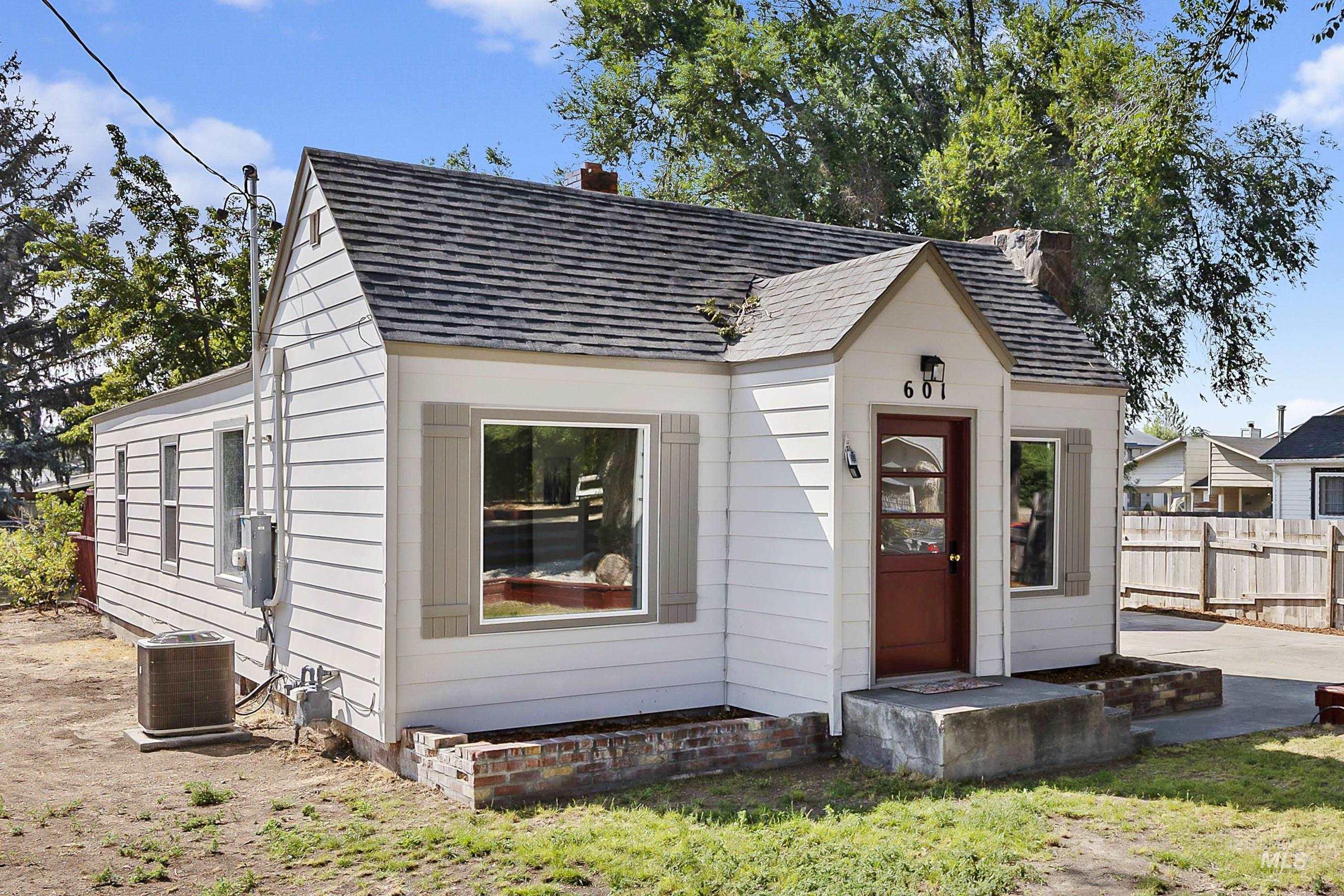 601 Quincy St, Twin Falls, Idaho 83301, 4 Bedrooms, 1 Bathroom, Residential For Sale, Price $289,000,MLS 98998570