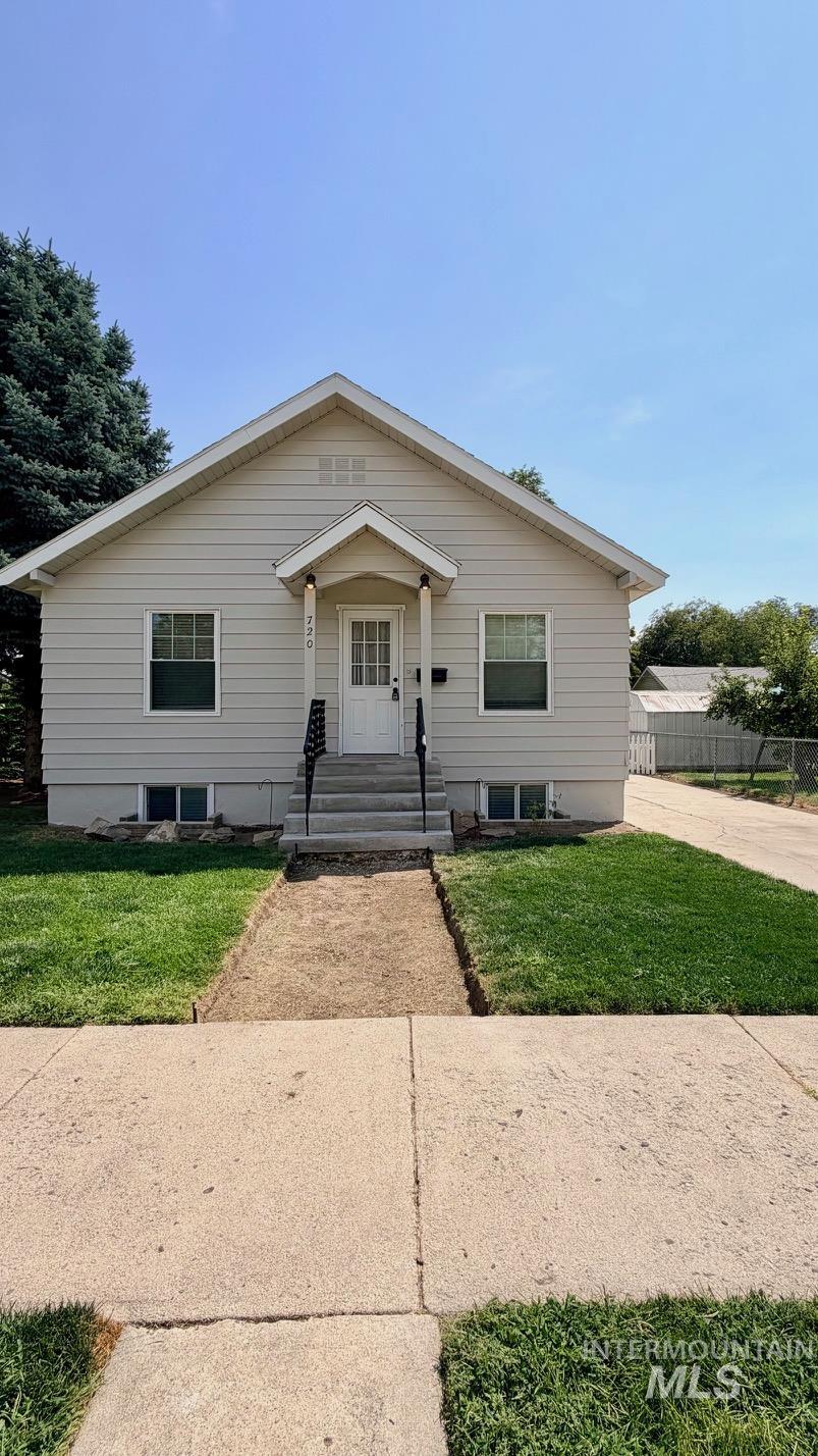 720 18th Ave S, Nampa, Idaho 83651, 4 Bedrooms, 3 Bathrooms, Residential For Sale, Price $419,900, 98998578