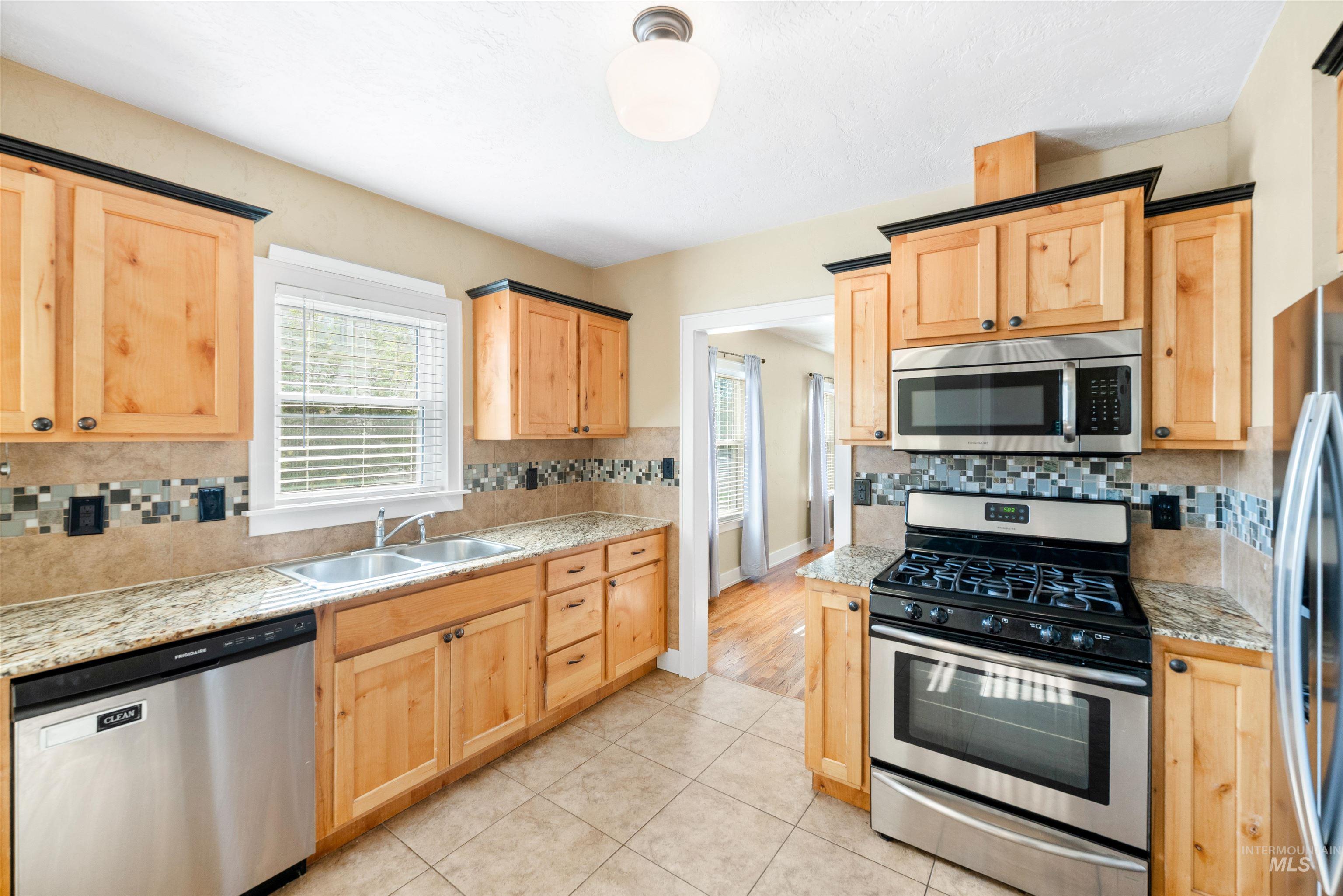 720 18th Ave S, Nampa, Idaho 83651, 4 Bedrooms, 3 Bathrooms, Residential For Sale, Price $419,900,MLS 98998578