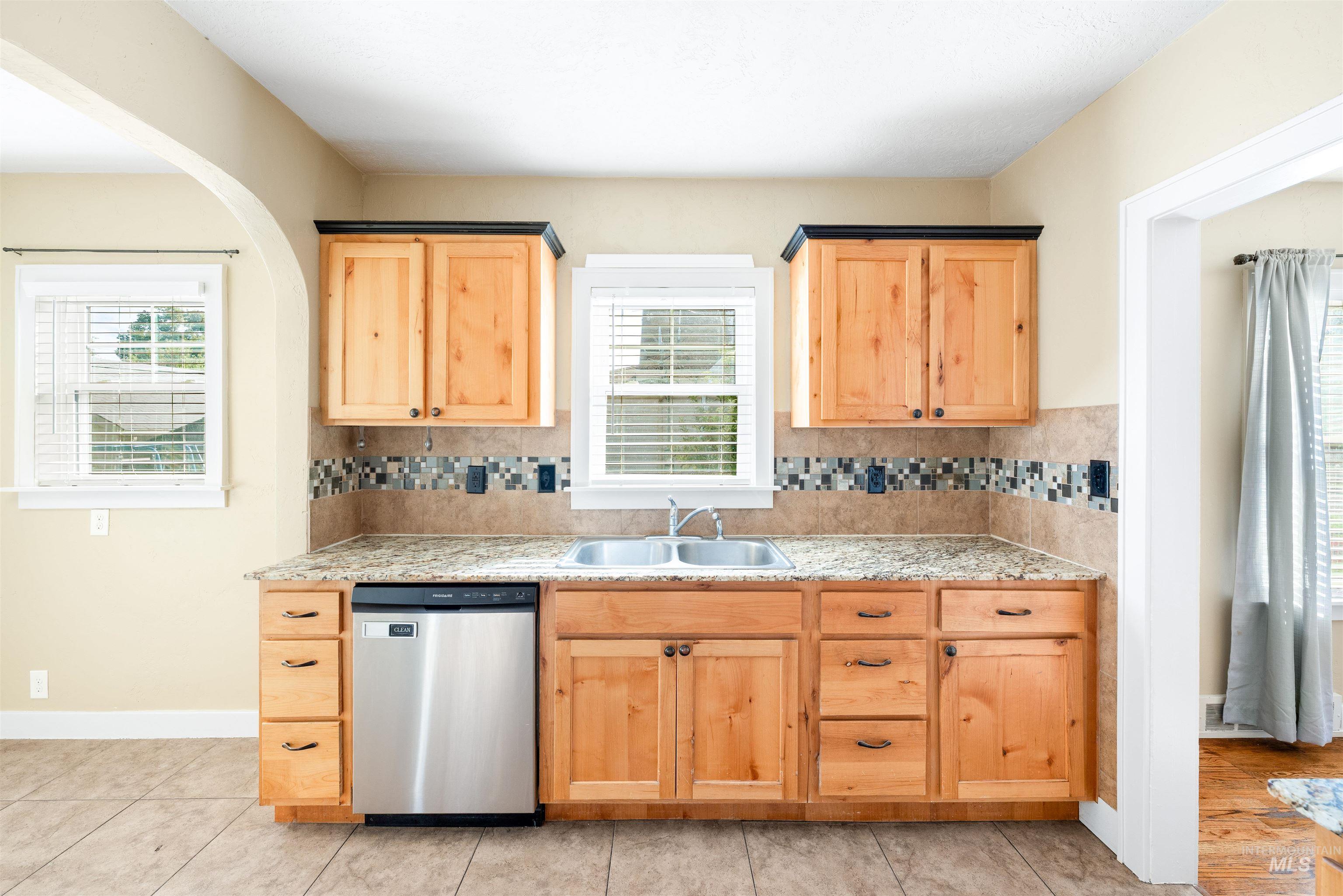 720 18th Ave S, Nampa, Idaho 83651, 4 Bedrooms, 3 Bathrooms, Residential For Sale, Price $419,900,MLS 98998578