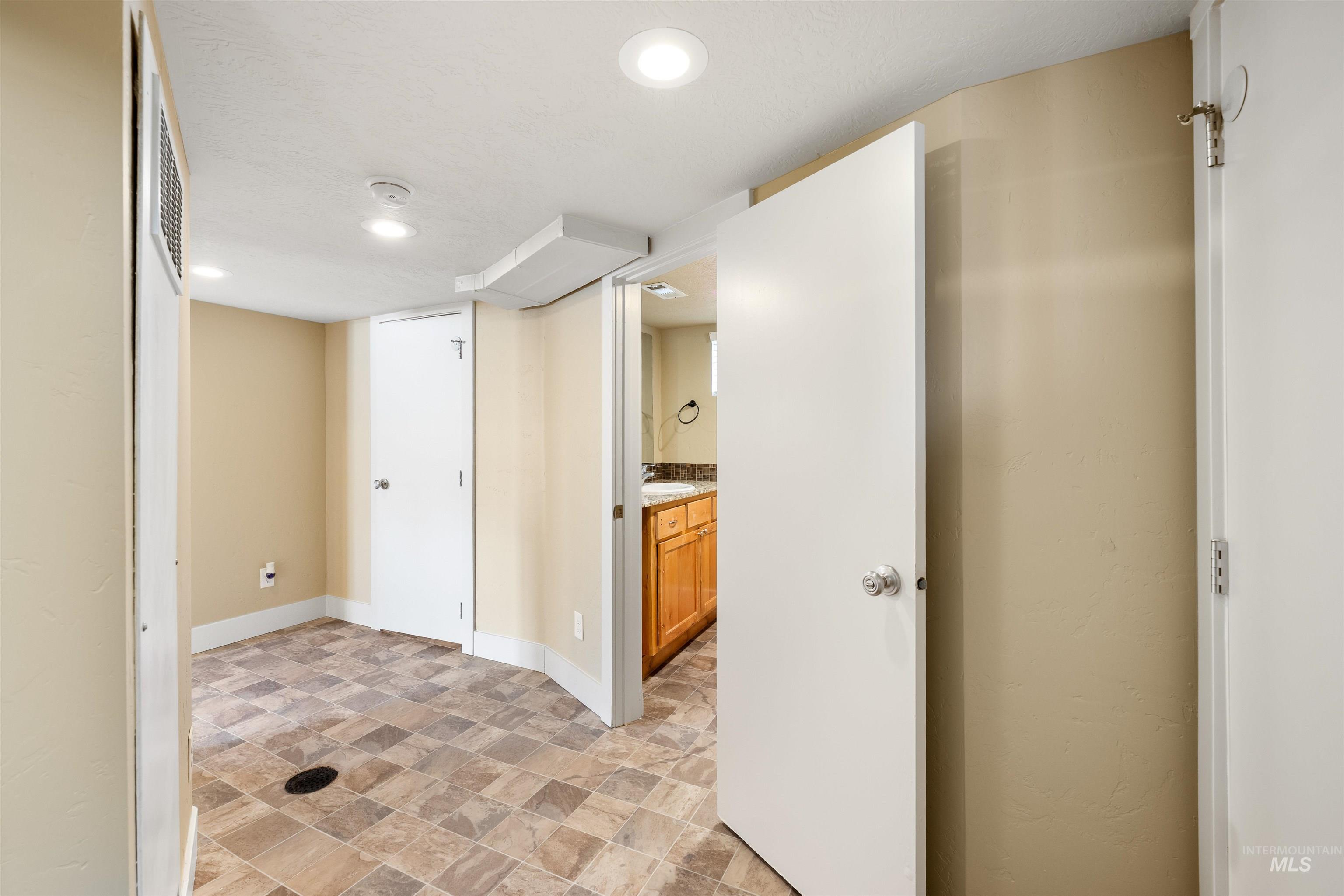 720 18th Ave S, Nampa, Idaho 83651, 4 Bedrooms, 3 Bathrooms, Residential For Sale, Price $419,900,MLS 98998578