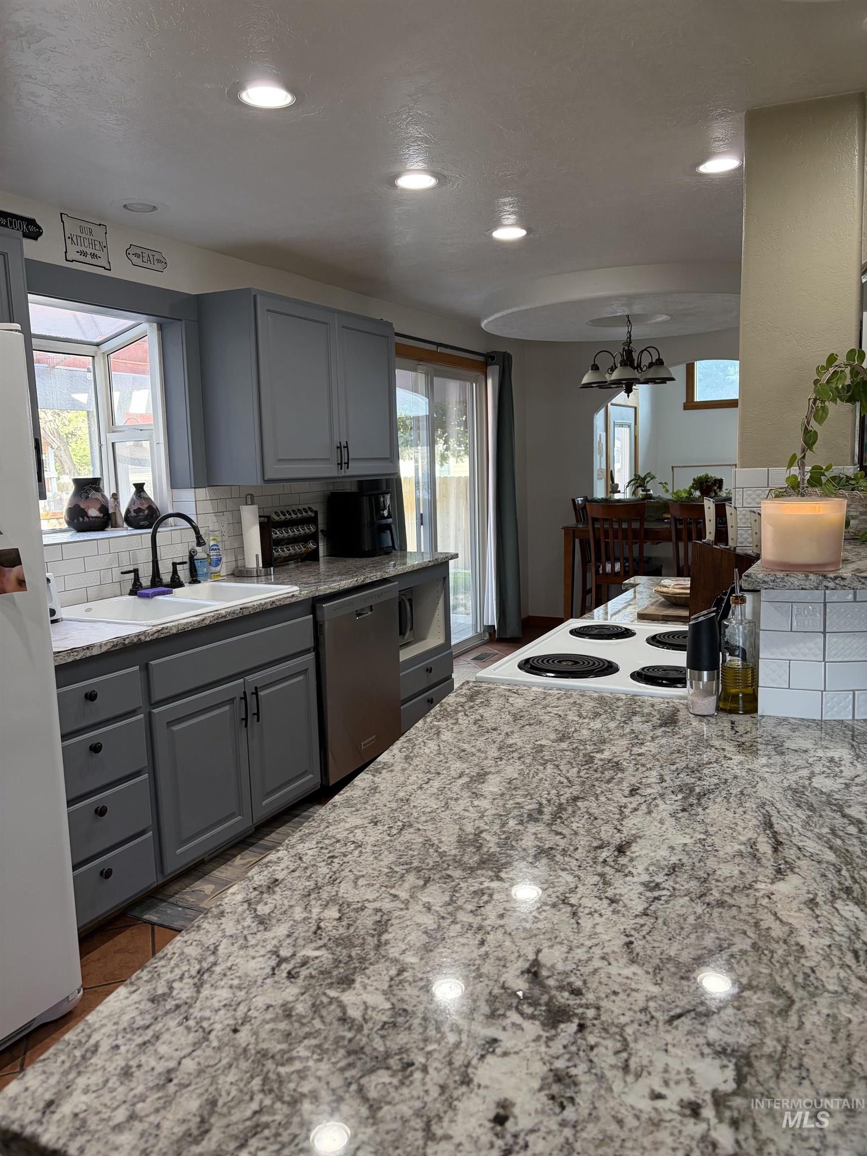 875 Terrell Dr, Mountain Home, Idaho 83647, 3 Bedrooms, 2 Bathrooms, Residential For Sale, Price $390,000,MLS 98998579