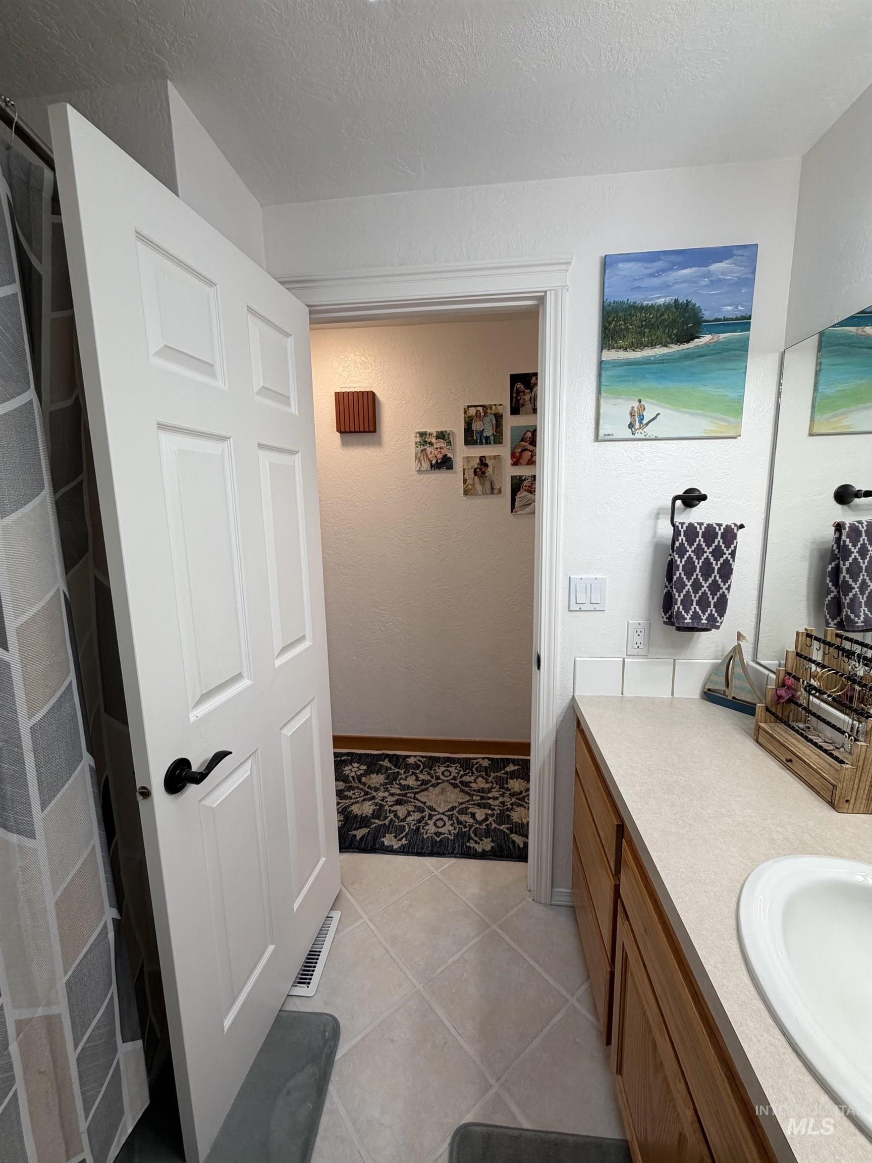 875 Terrell Dr, Mountain Home, Idaho 83647, 3 Bedrooms, 2 Bathrooms, Residential For Sale, Price $390,000,MLS 98998579