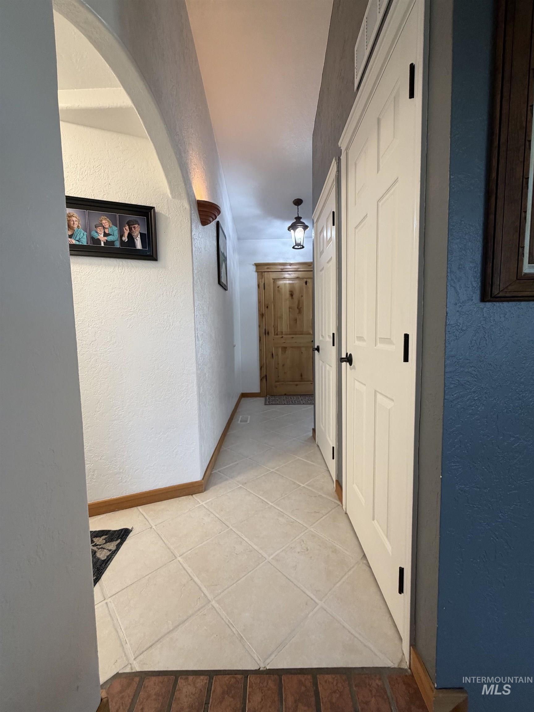 875 Terrell Dr, Mountain Home, Idaho 83647, 3 Bedrooms, 2 Bathrooms, Residential For Sale, Price $390,000,MLS 98998579