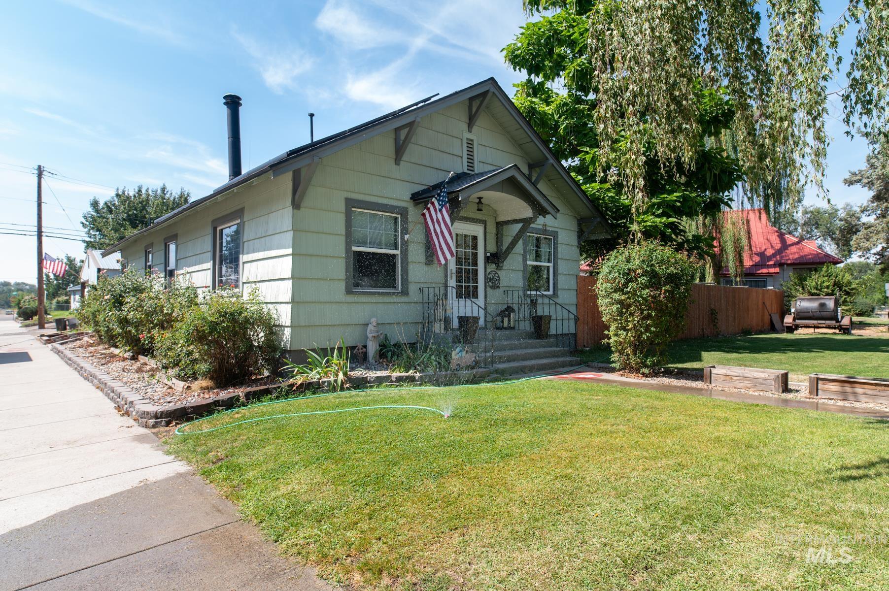 601 W Idaho St., Weiser, Idaho 83672, 4 Bedrooms, 2 Bathrooms, Residential For Sale, Price $349,000,MLS 98998587