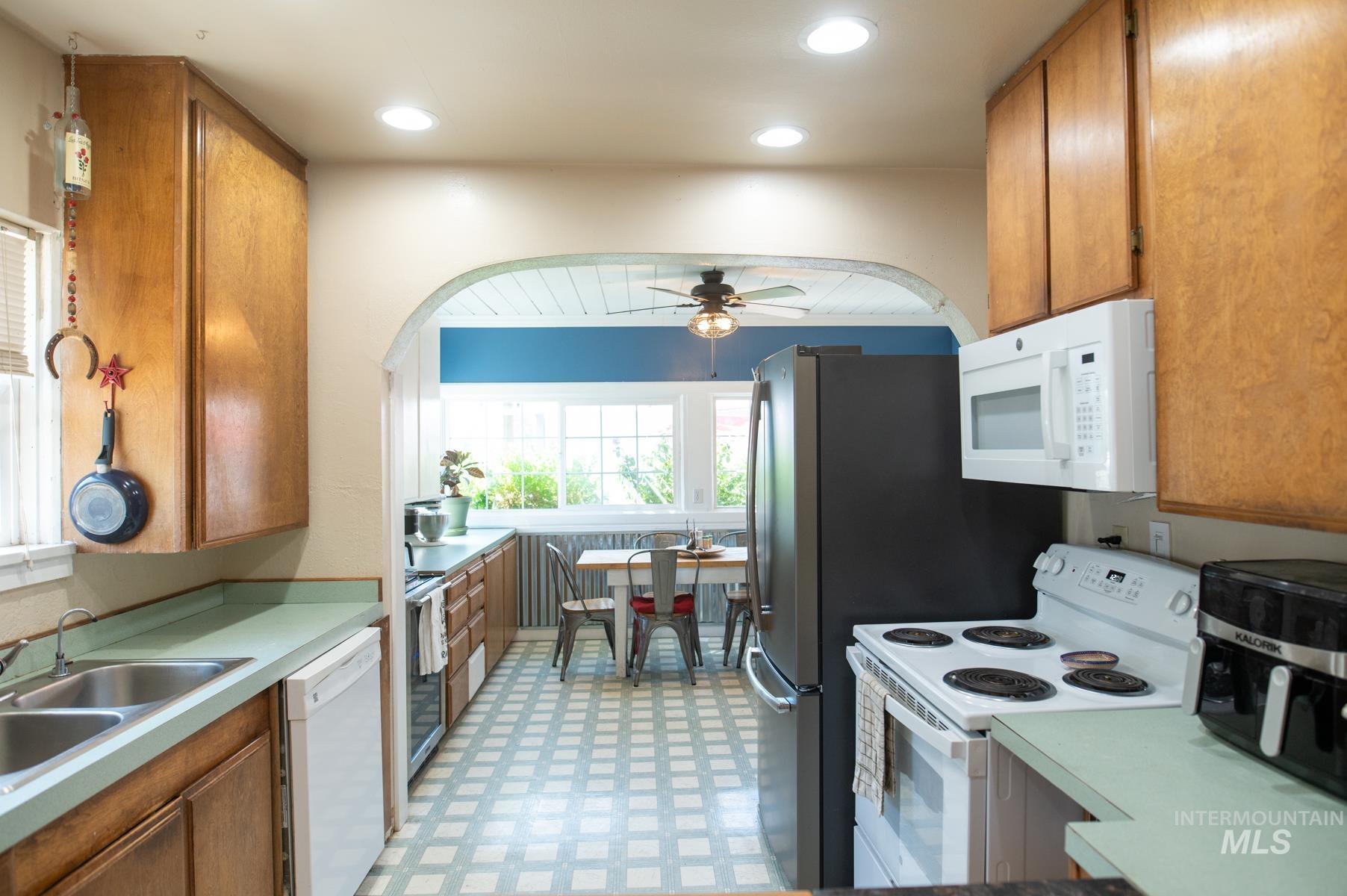 601 W Idaho St., Weiser, Idaho 83672, 4 Bedrooms, 2 Bathrooms, Residential For Sale, Price $349,000,MLS 98998587