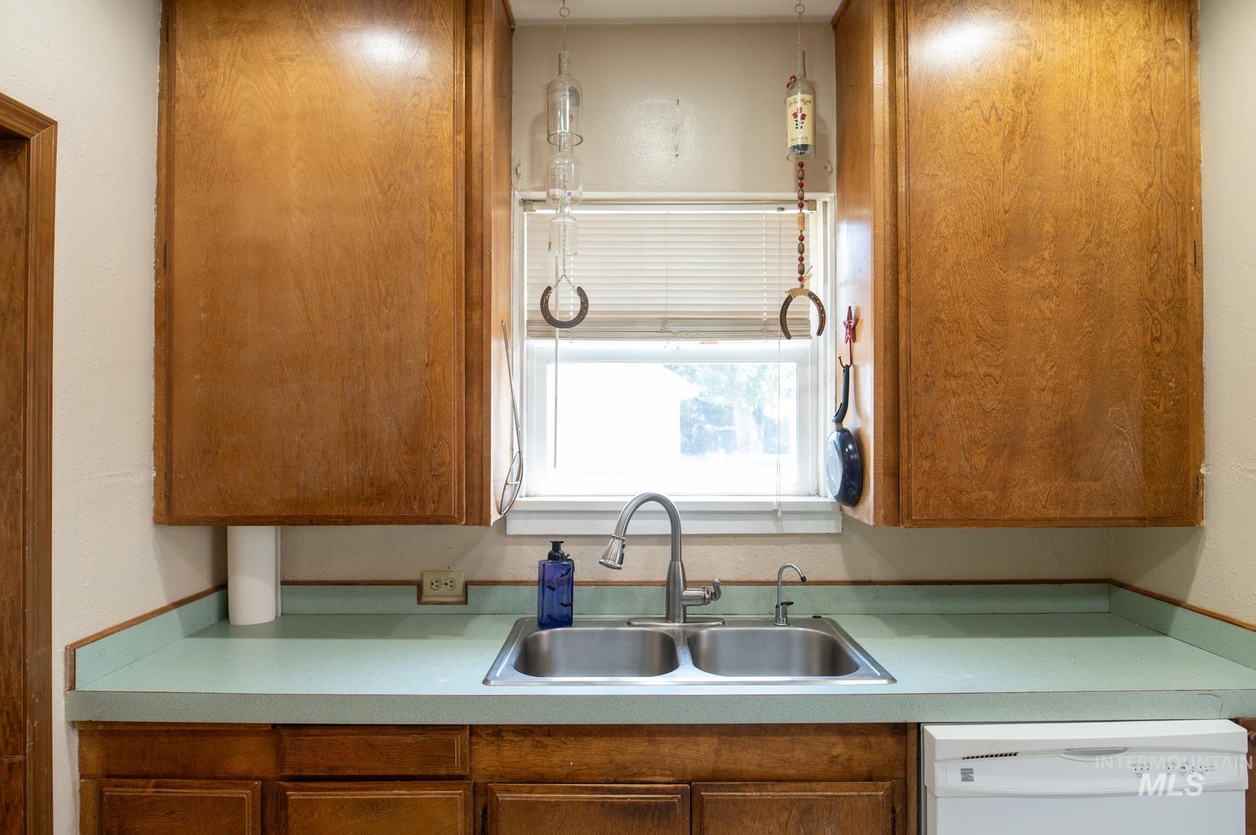 601 W Idaho St., Weiser, Idaho 83672, 4 Bedrooms, 2 Bathrooms, Residential For Sale, Price $349,000,MLS 98998587