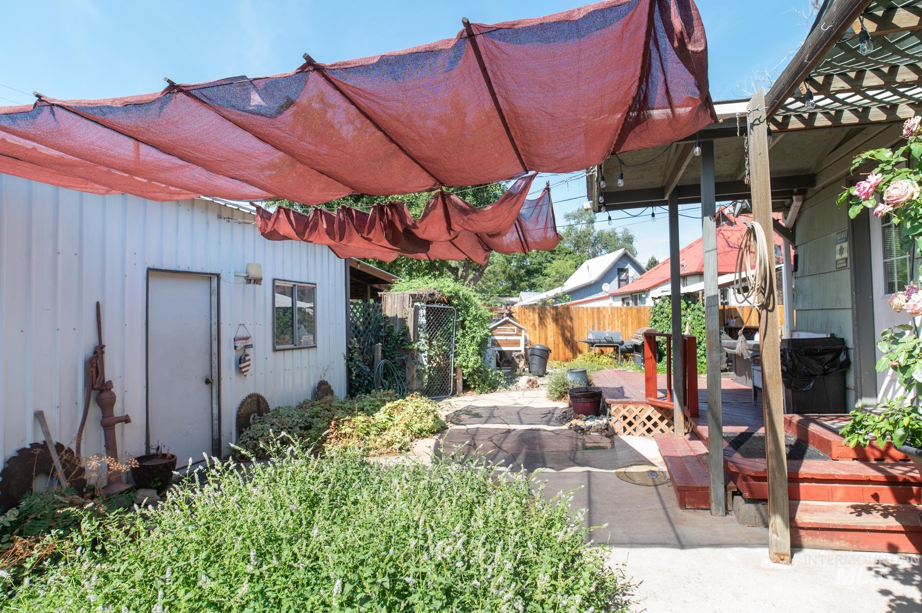 601 W Idaho St., Weiser, Idaho 83672, 4 Bedrooms, 2 Bathrooms, Residential For Sale, Price $349,000,MLS 98998587