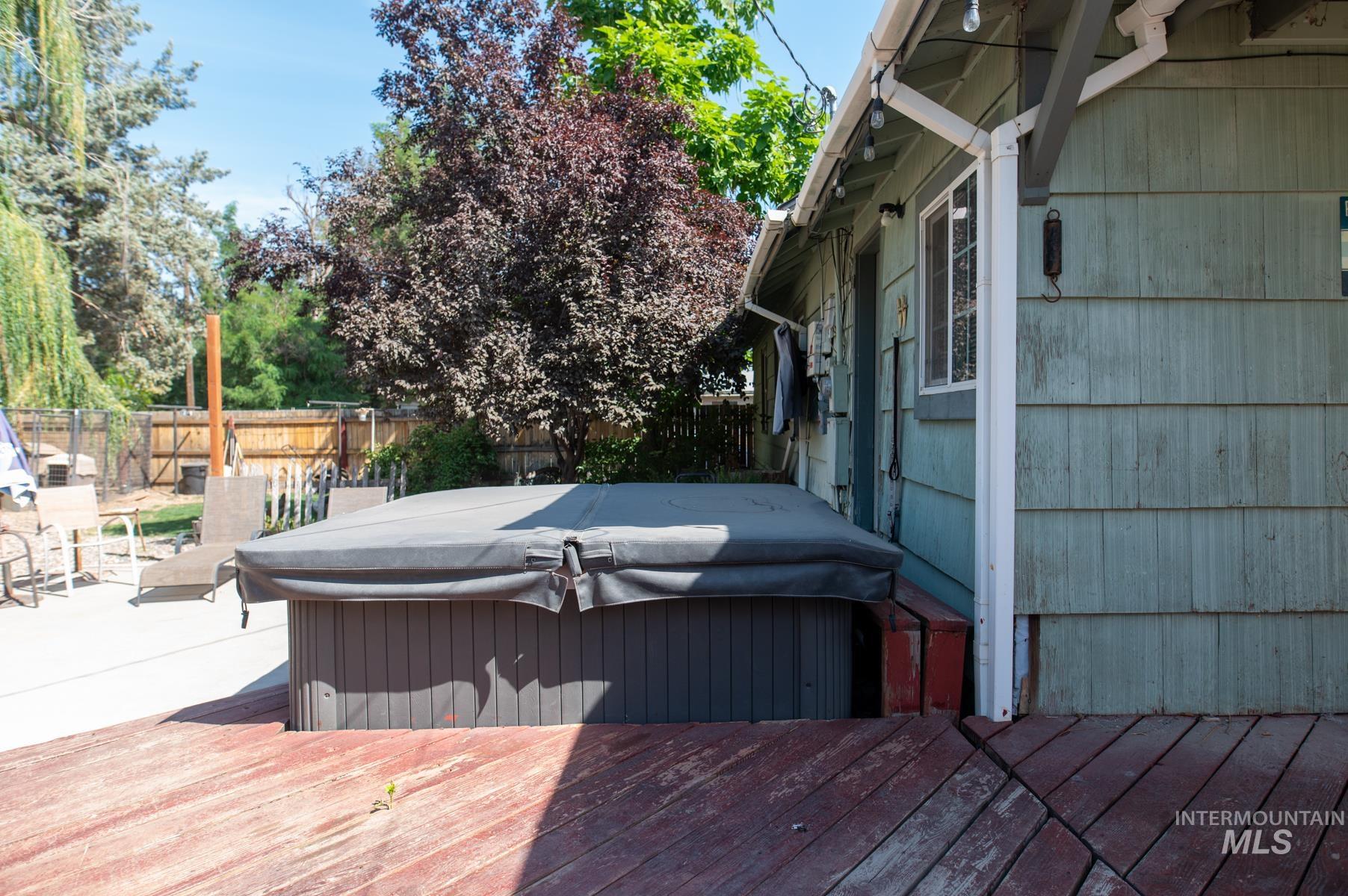 601 W Idaho St., Weiser, Idaho 83672, 4 Bedrooms, 2 Bathrooms, Residential For Sale, Price $349,000,MLS 98998587