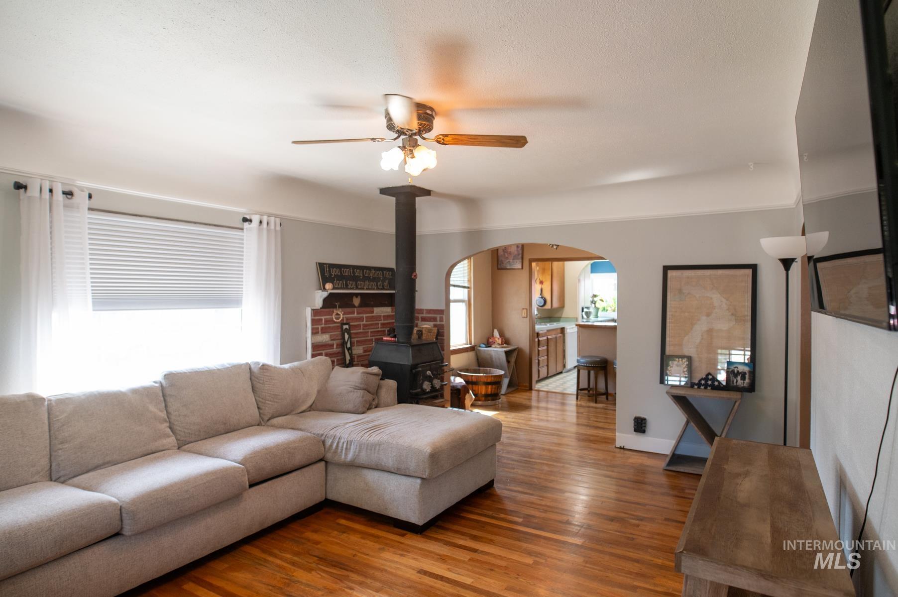 601 W Idaho St., Weiser, Idaho 83672, 4 Bedrooms, 2 Bathrooms, Residential For Sale, Price $349,000,MLS 98998587