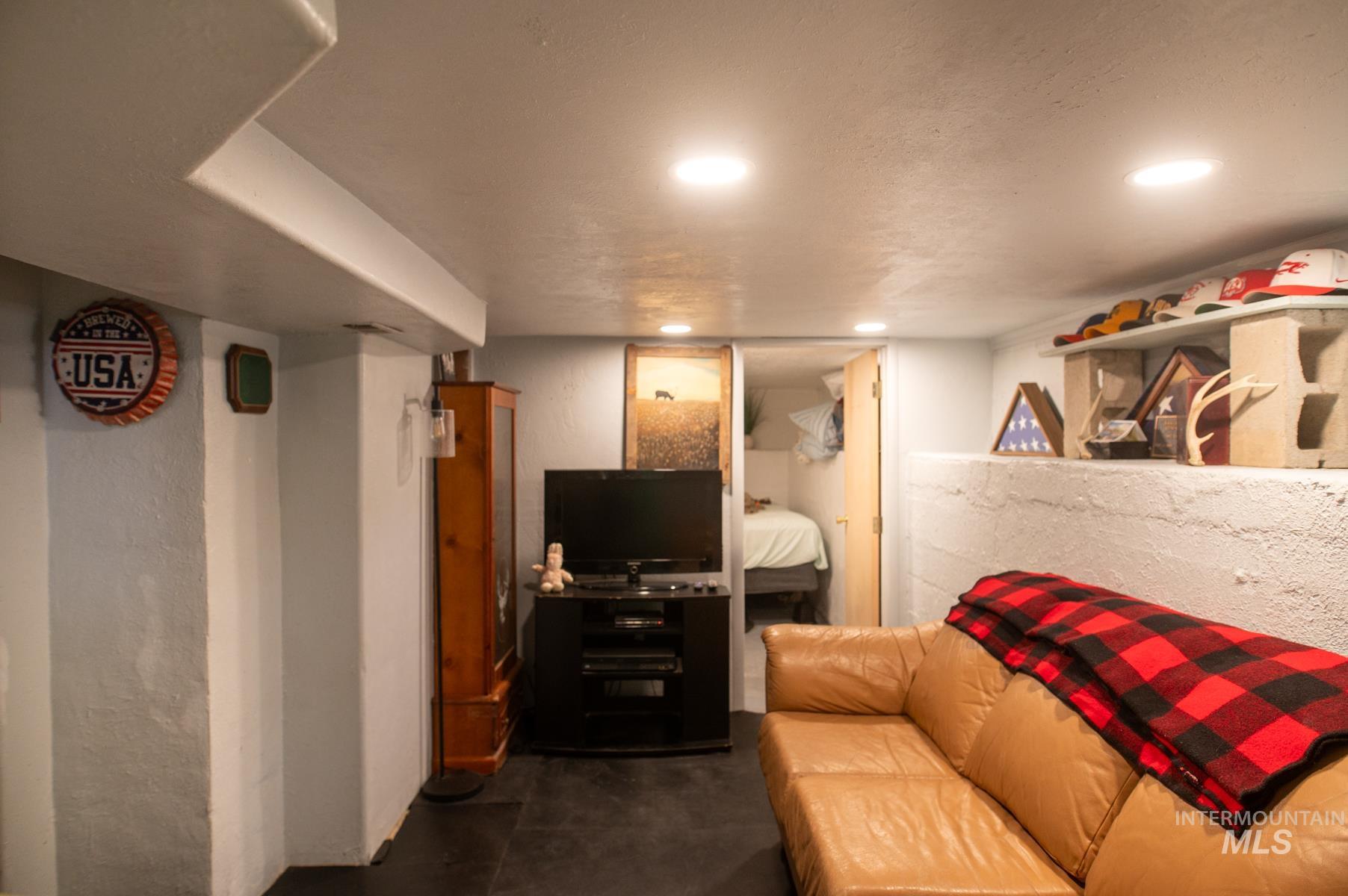 601 W Idaho St., Weiser, Idaho 83672, 4 Bedrooms, 2 Bathrooms, Residential For Sale, Price $349,000,MLS 98998587