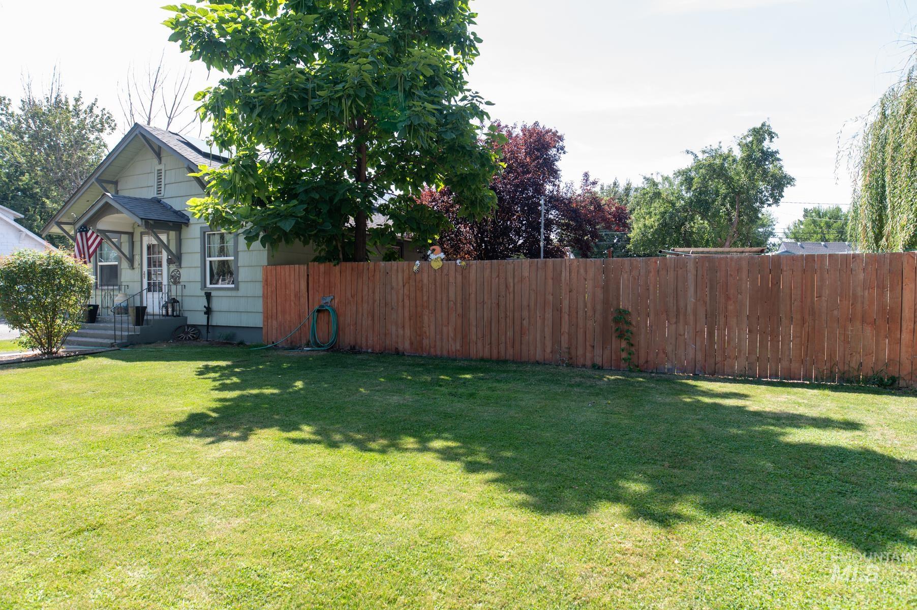 601 W Idaho St., Weiser, Idaho 83672, 4 Bedrooms, 2 Bathrooms, Residential For Sale, Price $349,000,MLS 98998587