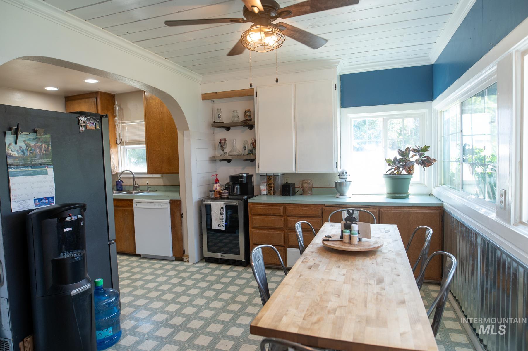 601 W Idaho St., Weiser, Idaho 83672, 4 Bedrooms, 2 Bathrooms, Residential For Sale, Price $349,000,MLS 98998587