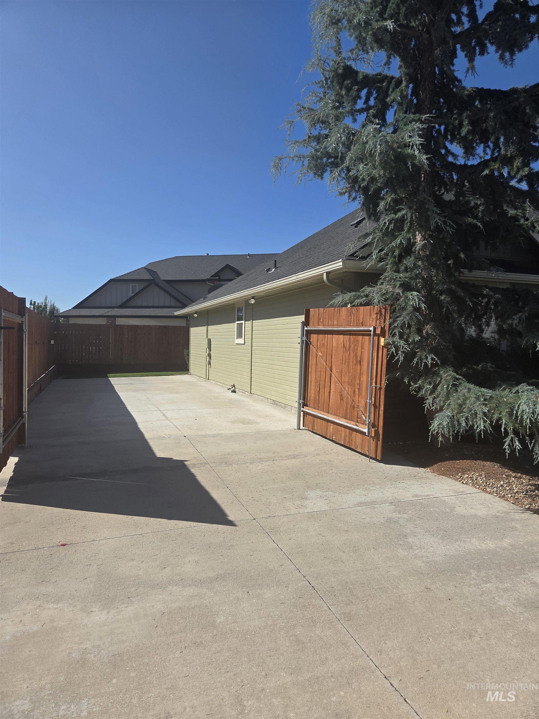 4593 W Niemann Ct, Meridian, Idaho 83646, 4 Bedrooms, 2 Bathrooms, Residential For Sale, Price $649,900,MLS 98998588