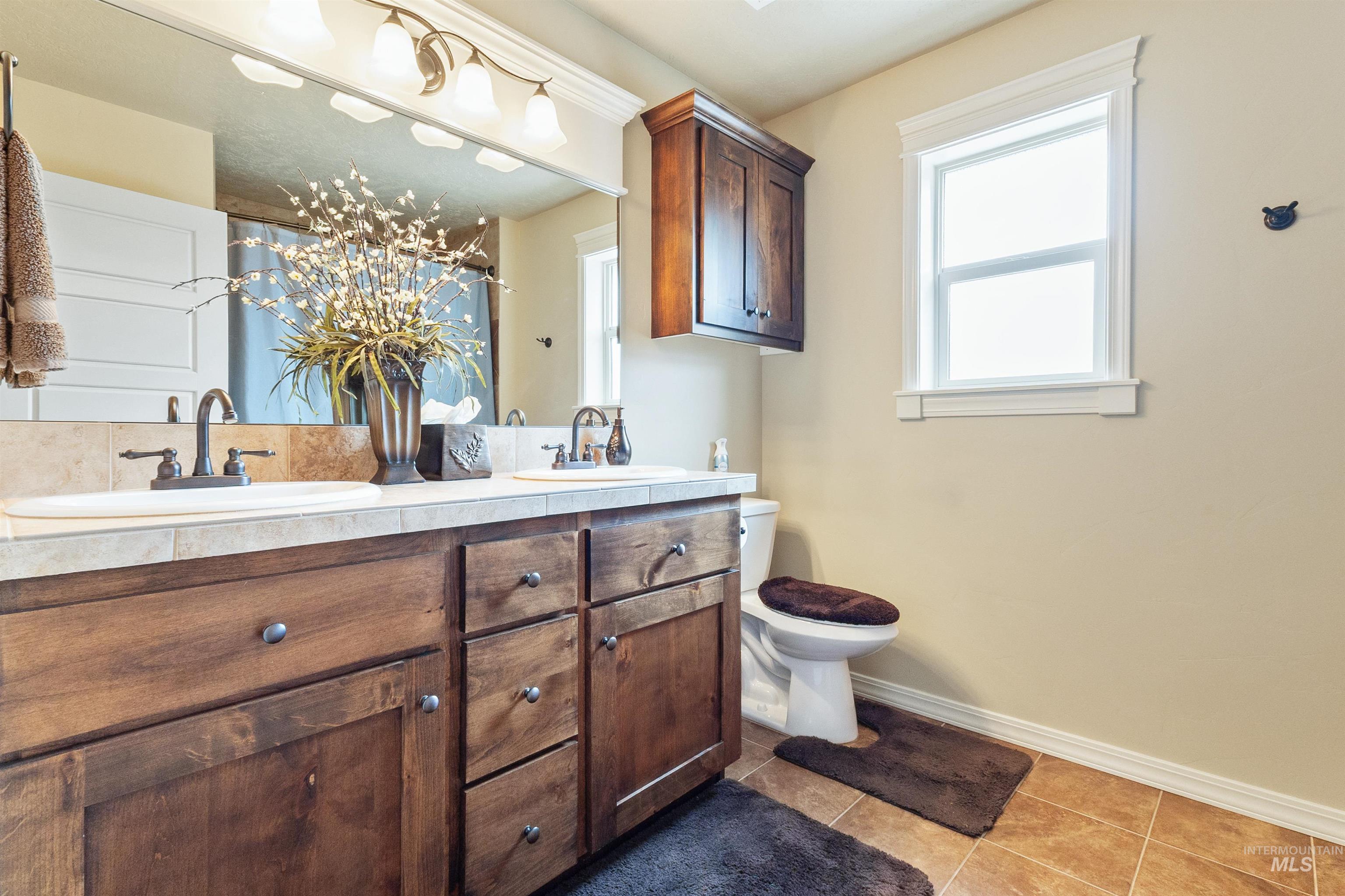 4593 W Niemann Ct, Meridian, Idaho 83646, 4 Bedrooms, 2 Bathrooms, Residential For Sale, Price $649,900,MLS 98998588