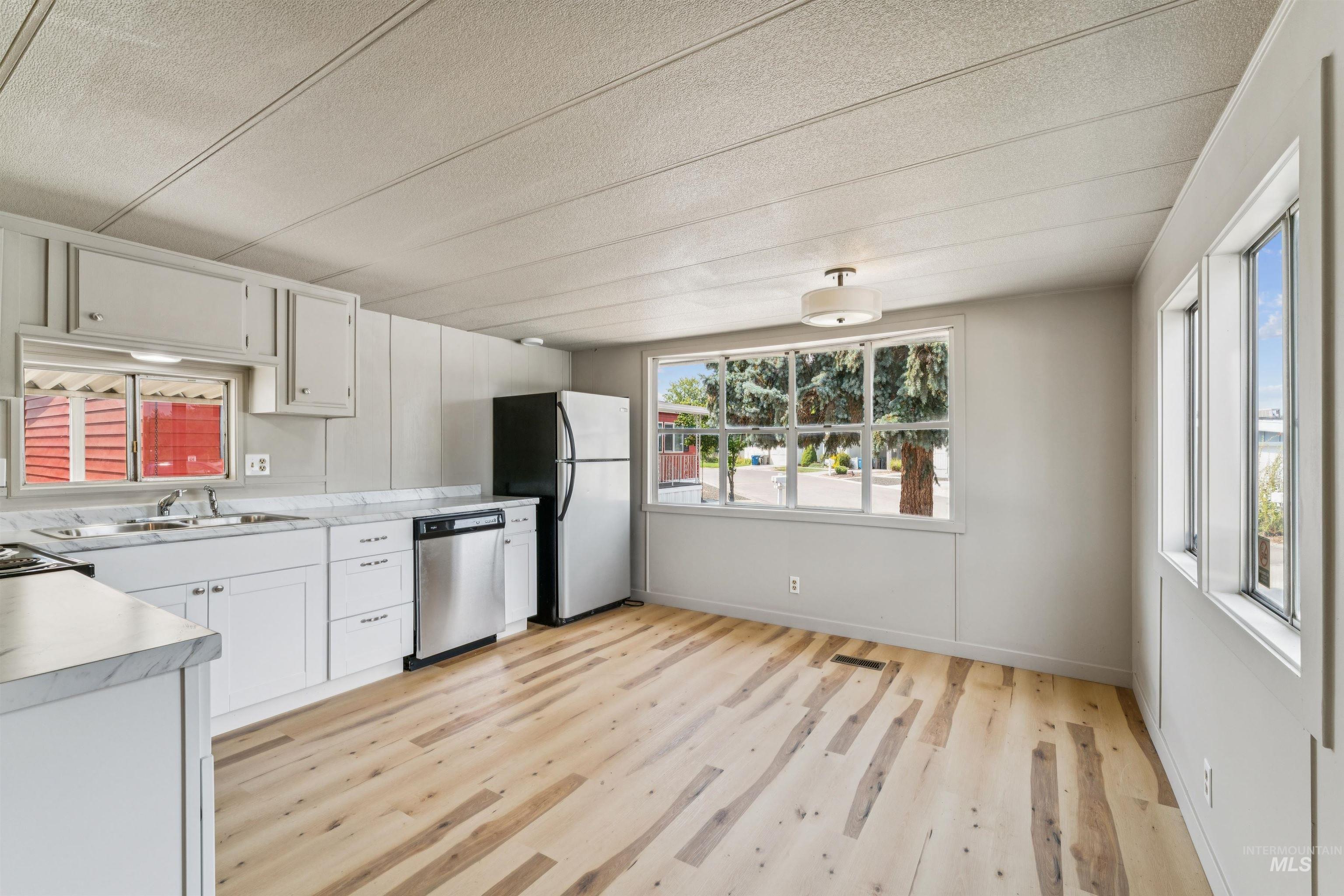 2664 N Citrus Lane, Boise, Idaho 83713, 2 Bedrooms, 1 Bathroom, Residential For Sale, Price $75,999,MLS 98998592