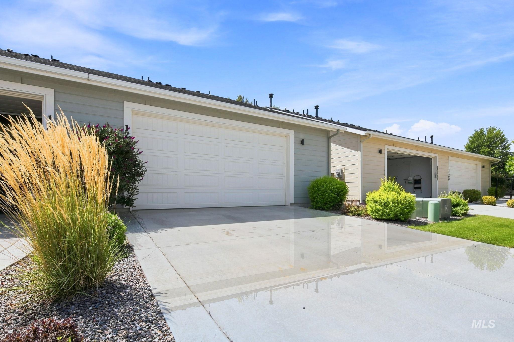 12176 W Bridger Bay Dr., Star, Idaho 83669, 3 Bedrooms, 2.5 Bathrooms, Residential For Sale, Price $409,000,MLS 98998594