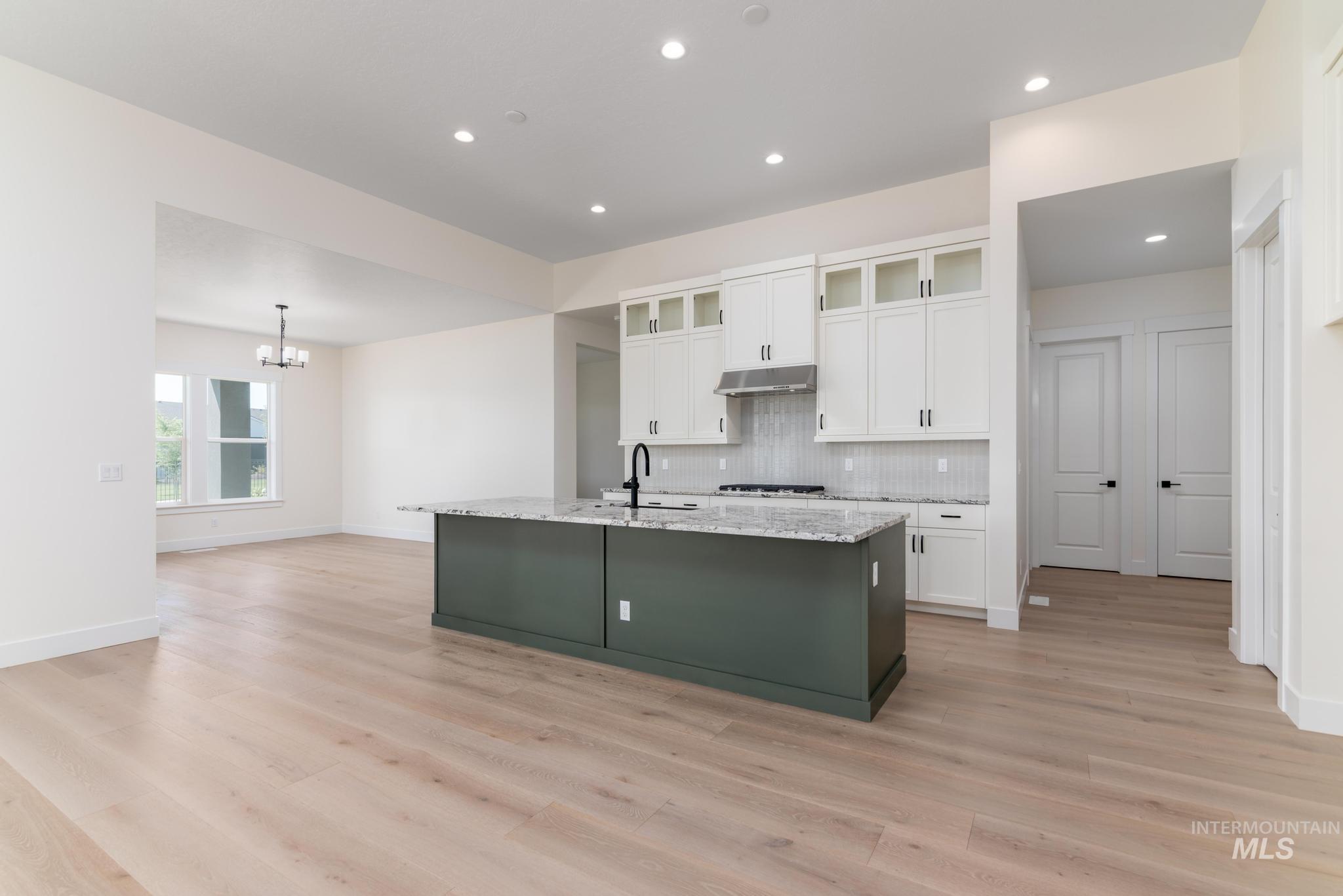 7054 W Cristobal Dr, Eagle, Idaho 83616, 4 Bedrooms, 3 Bathrooms, Residential For Sale, Price $688,995,MLS 98998595