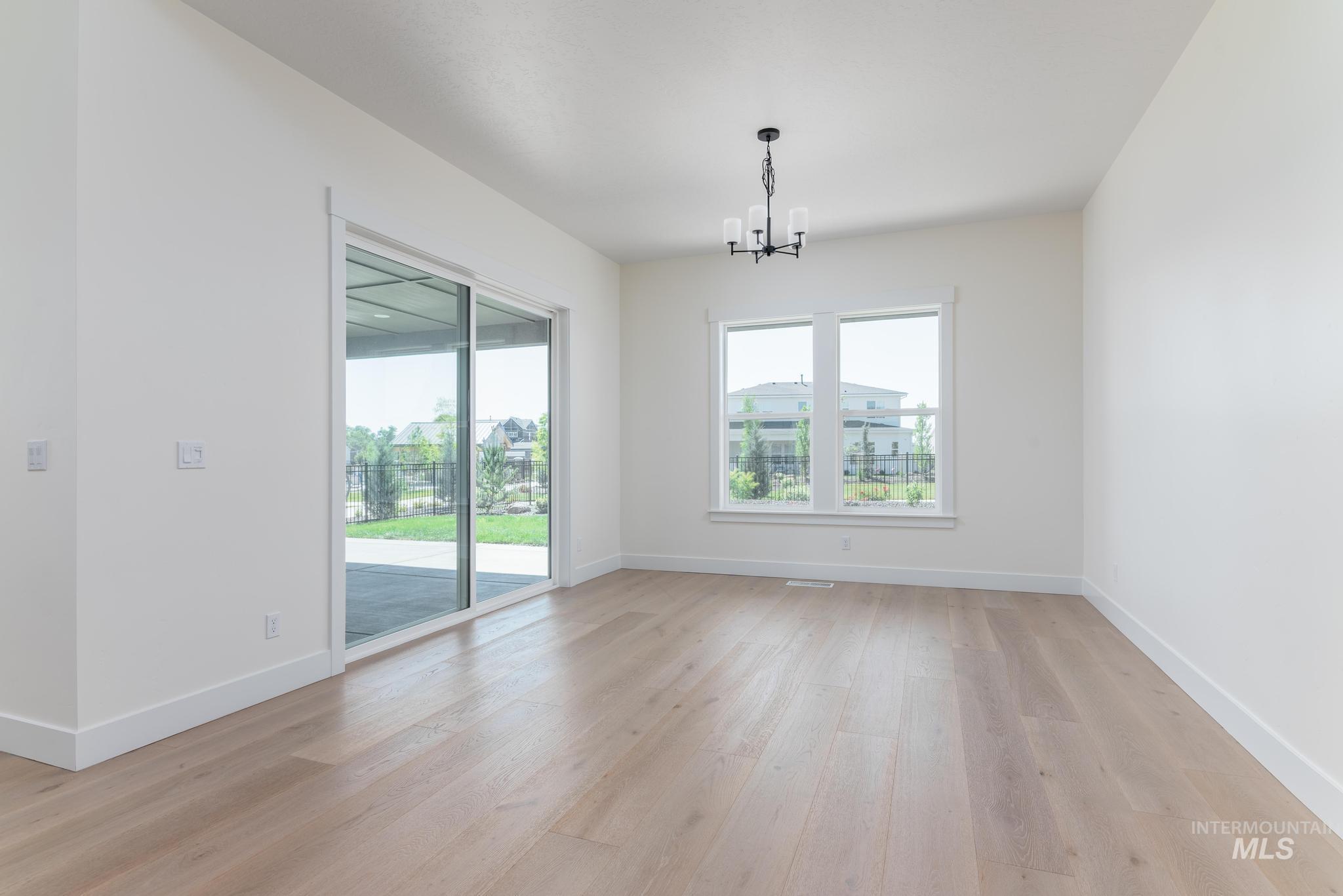7054 W Cristobal Dr, Eagle, Idaho 83616, 4 Bedrooms, 3 Bathrooms, Residential For Sale, Price $688,995,MLS 98998595