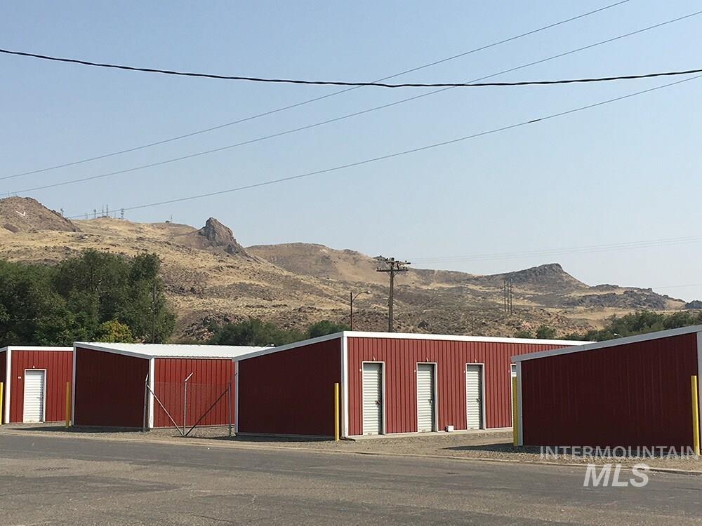 1507 highway 20/26, Vale, Oregon 97918, 1 Bedroom, 1 Bathroom, Residential Income For Sale, Price $2,000,000, 98998597