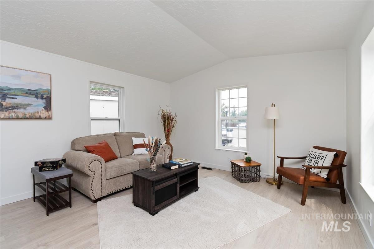 790 N Riviera Drive unit #7, Boise, Idaho 83703, 2 Bedrooms, 1 Bathroom, Residential For Sale, Price $69,900,MLS 98998598