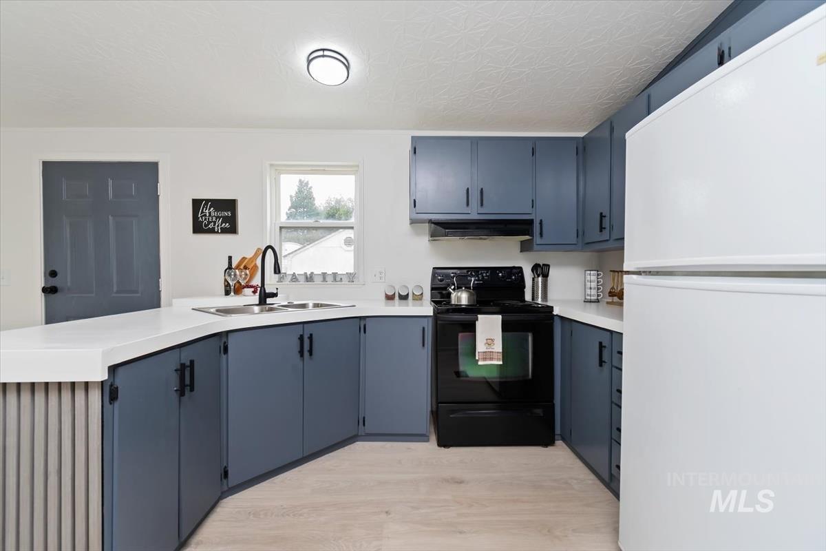790 N Riviera Drive unit #7, Boise, Idaho 83703, 2 Bedrooms, 1 Bathroom, Residential For Sale, Price $69,900,MLS 98998598