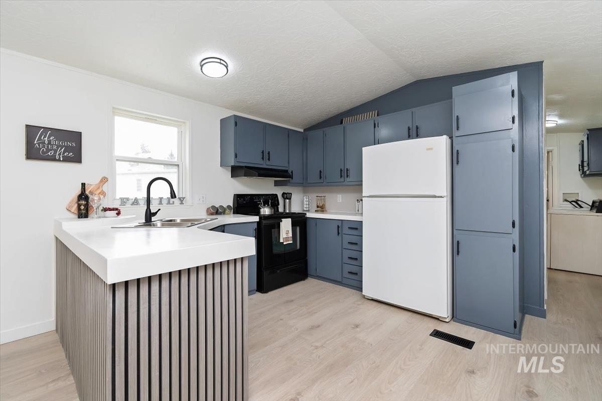 790 N Riviera Drive unit #7, Boise, Idaho 83703, 2 Bedrooms, 1 Bathroom, Residential For Sale, Price $69,900,MLS 98998598