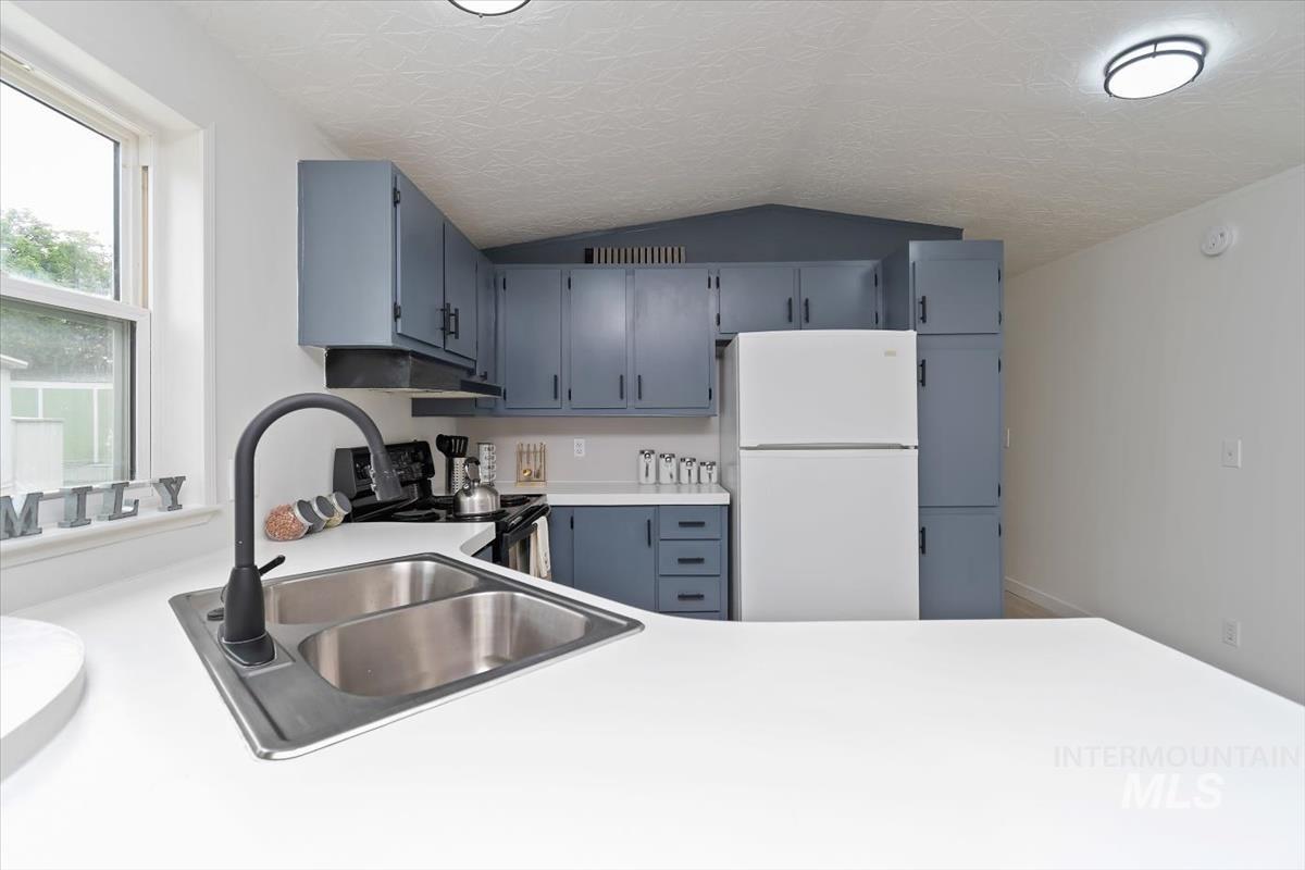 790 N Riviera Drive unit #7, Boise, Idaho 83703, 2 Bedrooms, 1 Bathroom, Residential For Sale, Price $69,900,MLS 98998598