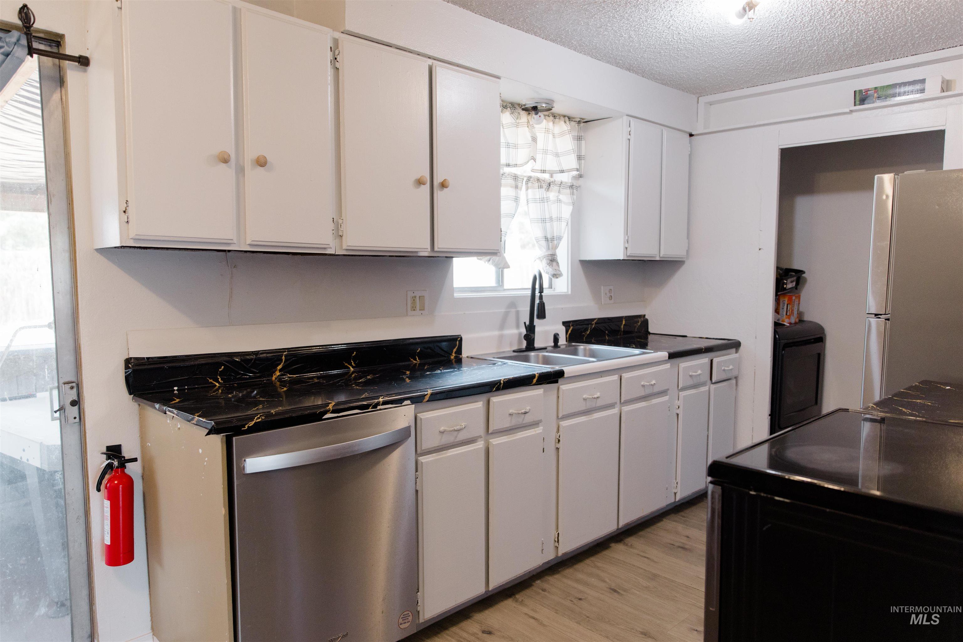 1230 E 17 N, Mountain Home, Idaho 83647, 3 Bedrooms, 1 Bathroom, Residential For Sale, Price $285,000,MLS 98998599