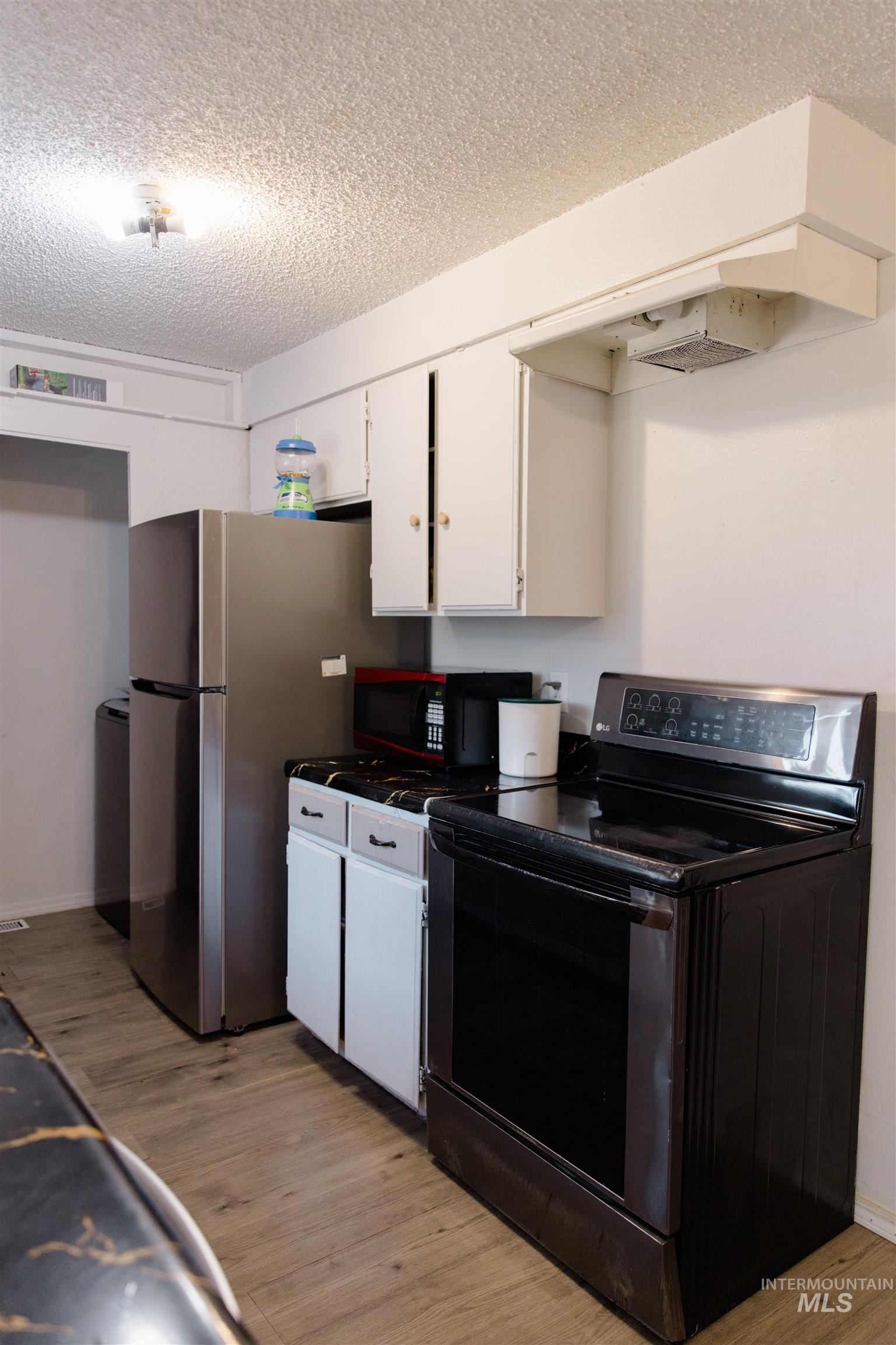 1230 E 17 N, Mountain Home, Idaho 83647, 3 Bedrooms, 1 Bathroom, Residential For Sale, Price $285,000,MLS 98998599