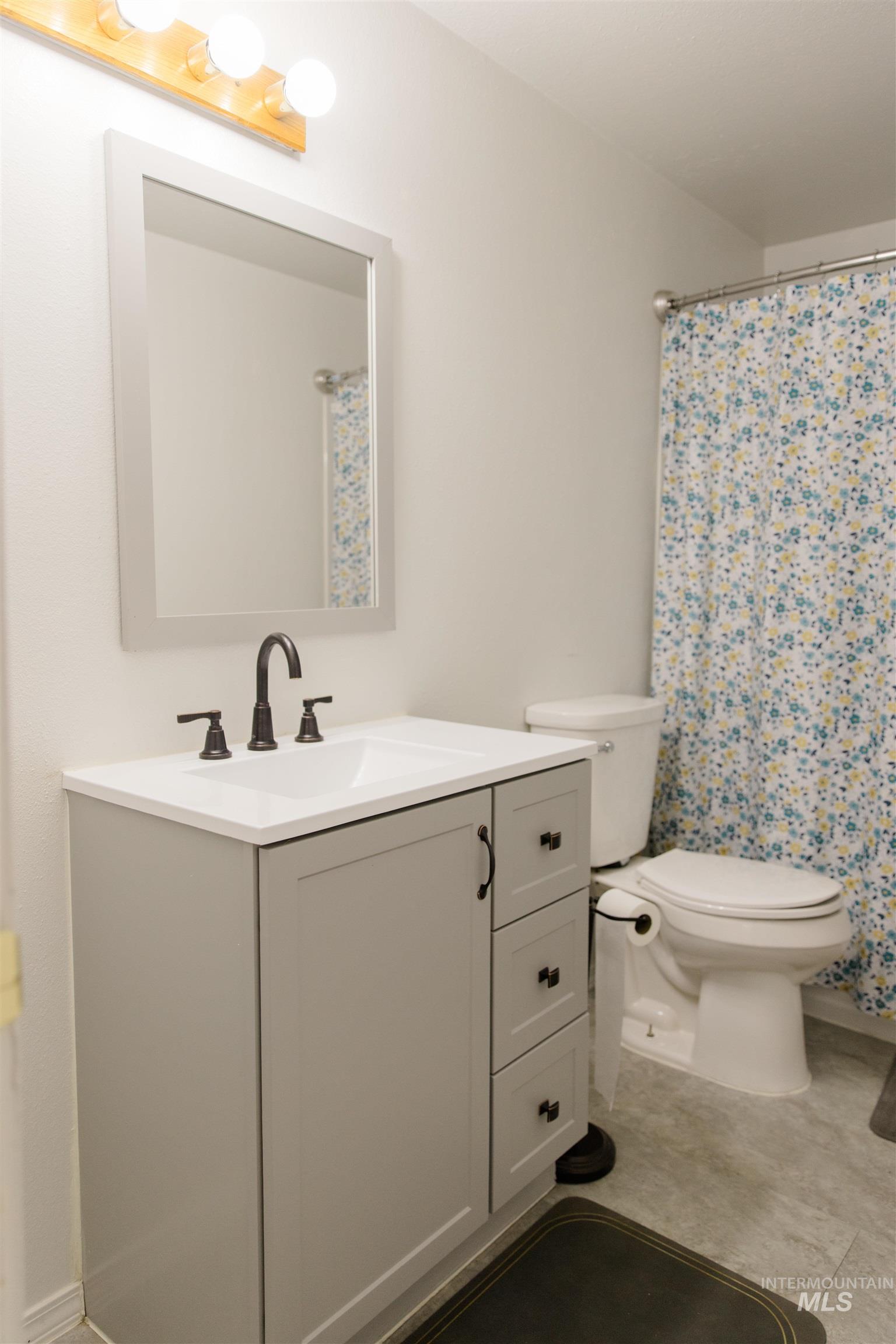 1230 E 17 N, Mountain Home, Idaho 83647, 3 Bedrooms, 1 Bathroom, Residential For Sale, Price $285,000,MLS 98998599