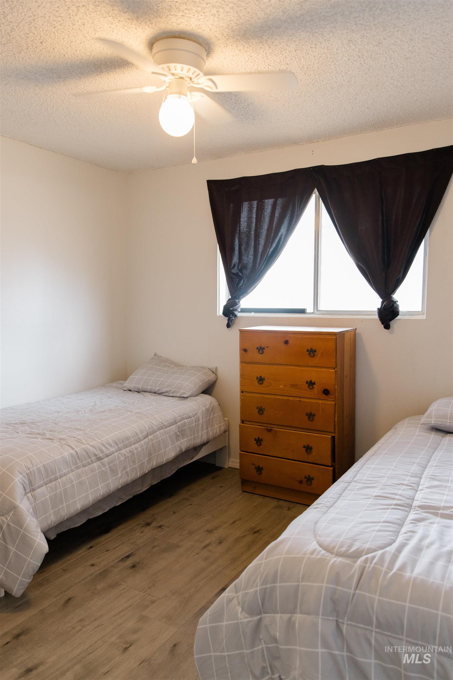 1230 E 17 N, Mountain Home, Idaho 83647, 3 Bedrooms, 1 Bathroom, Residential For Sale, Price $285,000,MLS 98998599