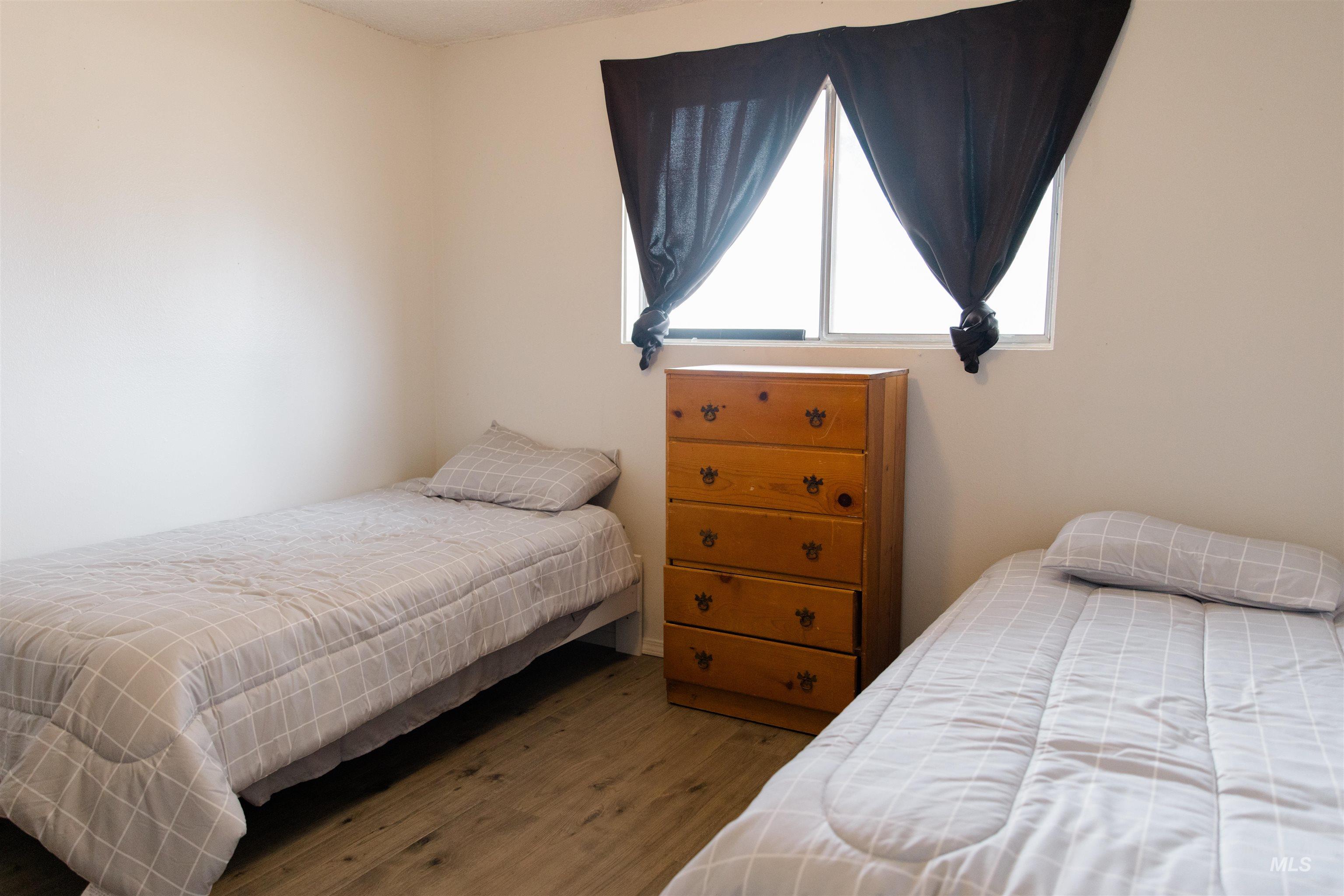 1230 E 17 N, Mountain Home, Idaho 83647, 3 Bedrooms, 1 Bathroom, Residential For Sale, Price $285,000,MLS 98998599