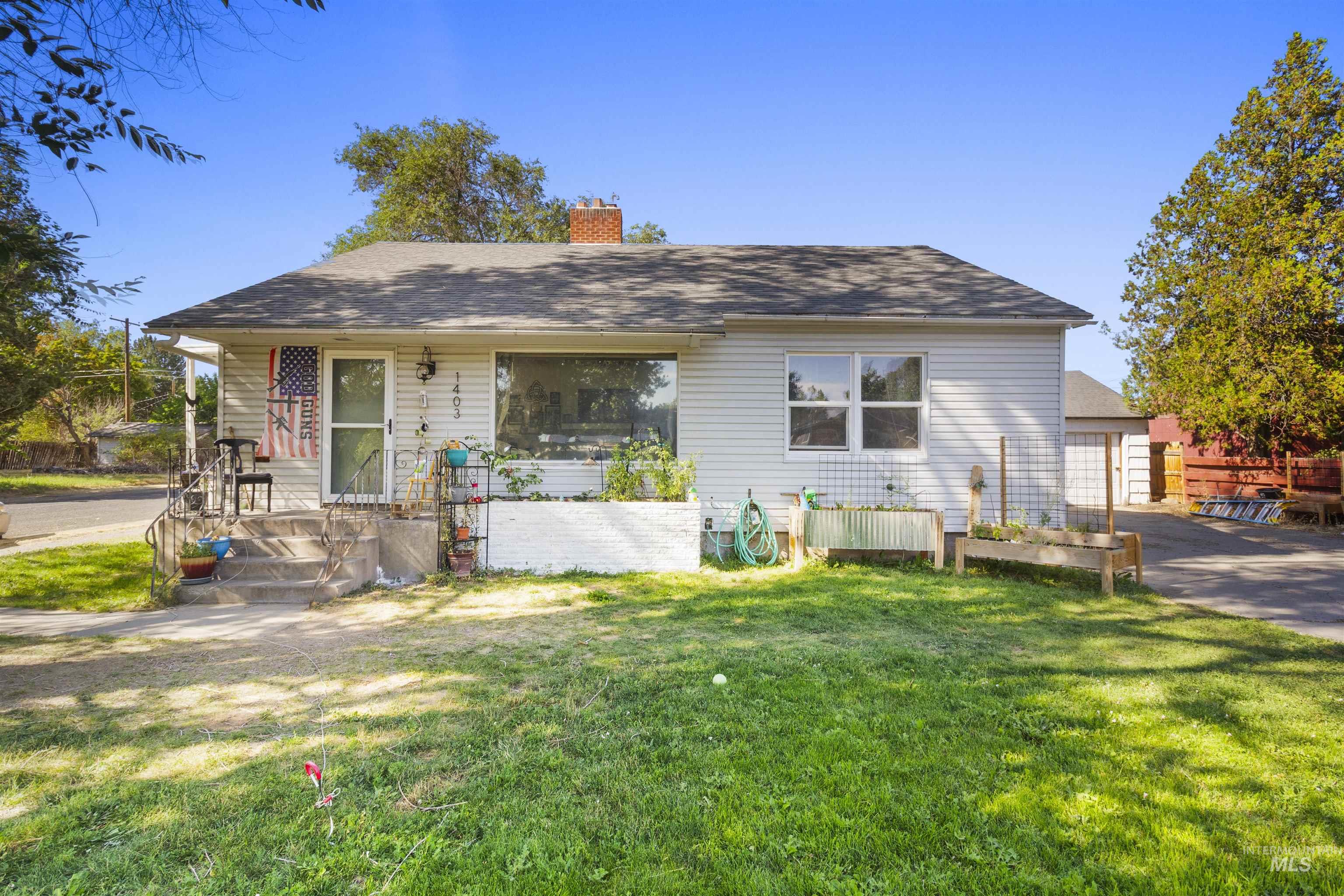 1403 8th Ave E, Twin Falls, Idaho 83301, 2 Bedrooms, 1 Bathroom, Residential Income For Sale, Price $594,900,MLS 98998602