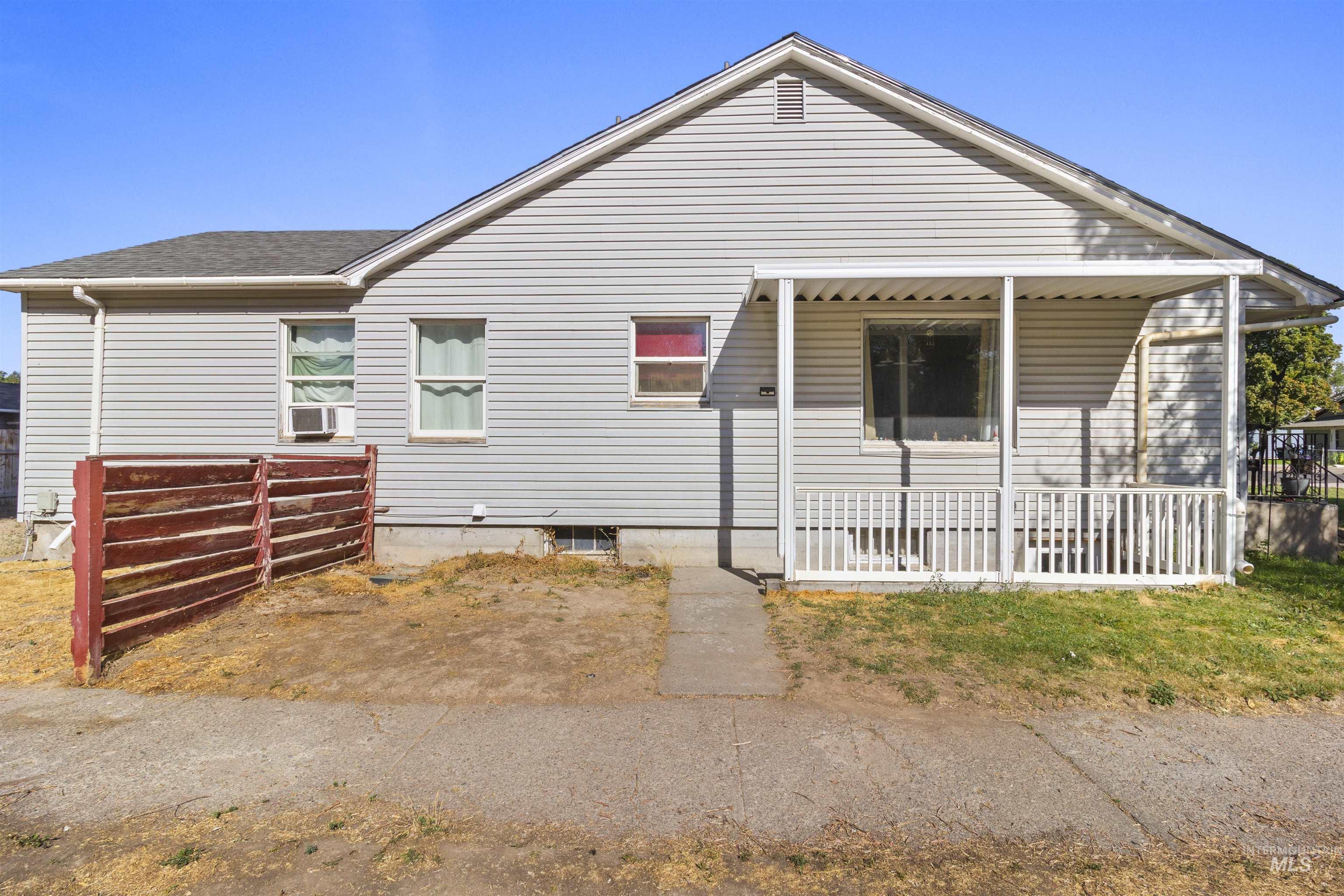 1403 8th Ave E, Twin Falls, Idaho 83301, 2 Bedrooms, 1 Bathroom, Residential Income For Sale, Price $594,900,MLS 98998602