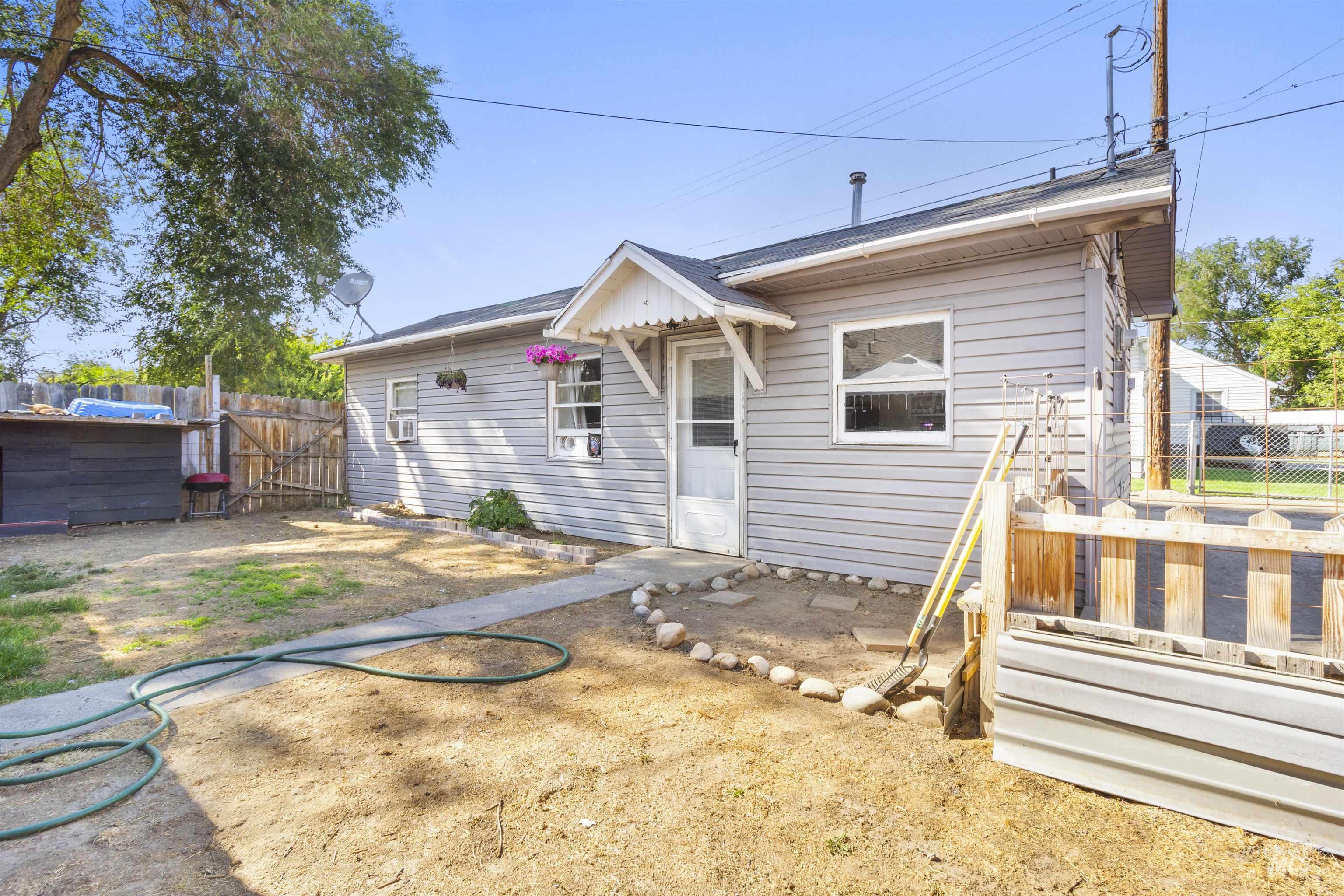 1403 8th Ave E, Twin Falls, Idaho 83301, 2 Bedrooms, 1 Bathroom, Residential Income For Sale, Price $594,900,MLS 98998602