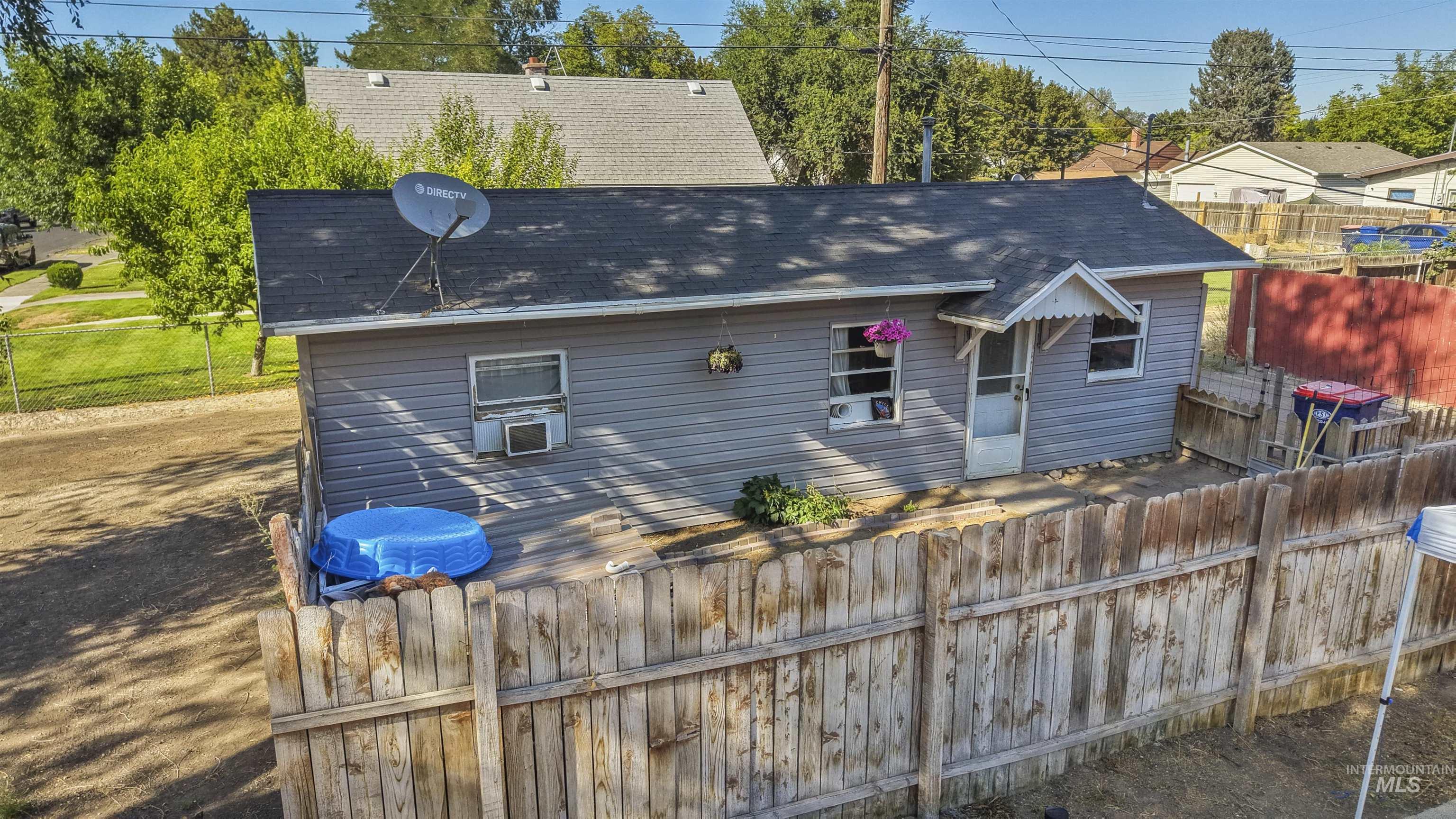 1403 8th Ave E, Twin Falls, Idaho 83301, 2 Bedrooms, 1 Bathroom, Residential Income For Sale, Price $594,900,MLS 98998602