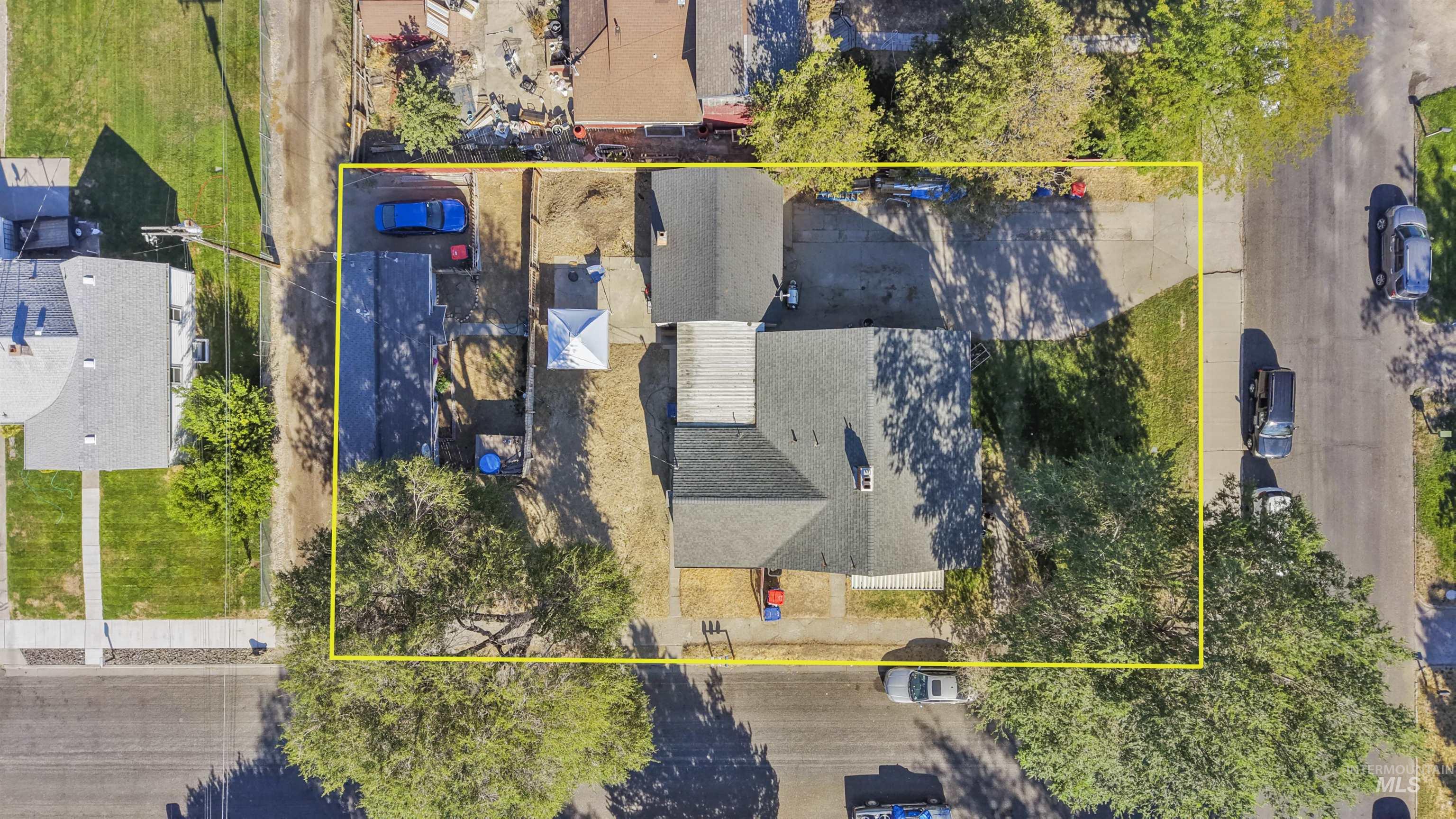 1403 8th Ave E, Twin Falls, Idaho 83301, 2 Bedrooms, 1 Bathroom, Residential Income For Sale, Price $594,900,MLS 98998602