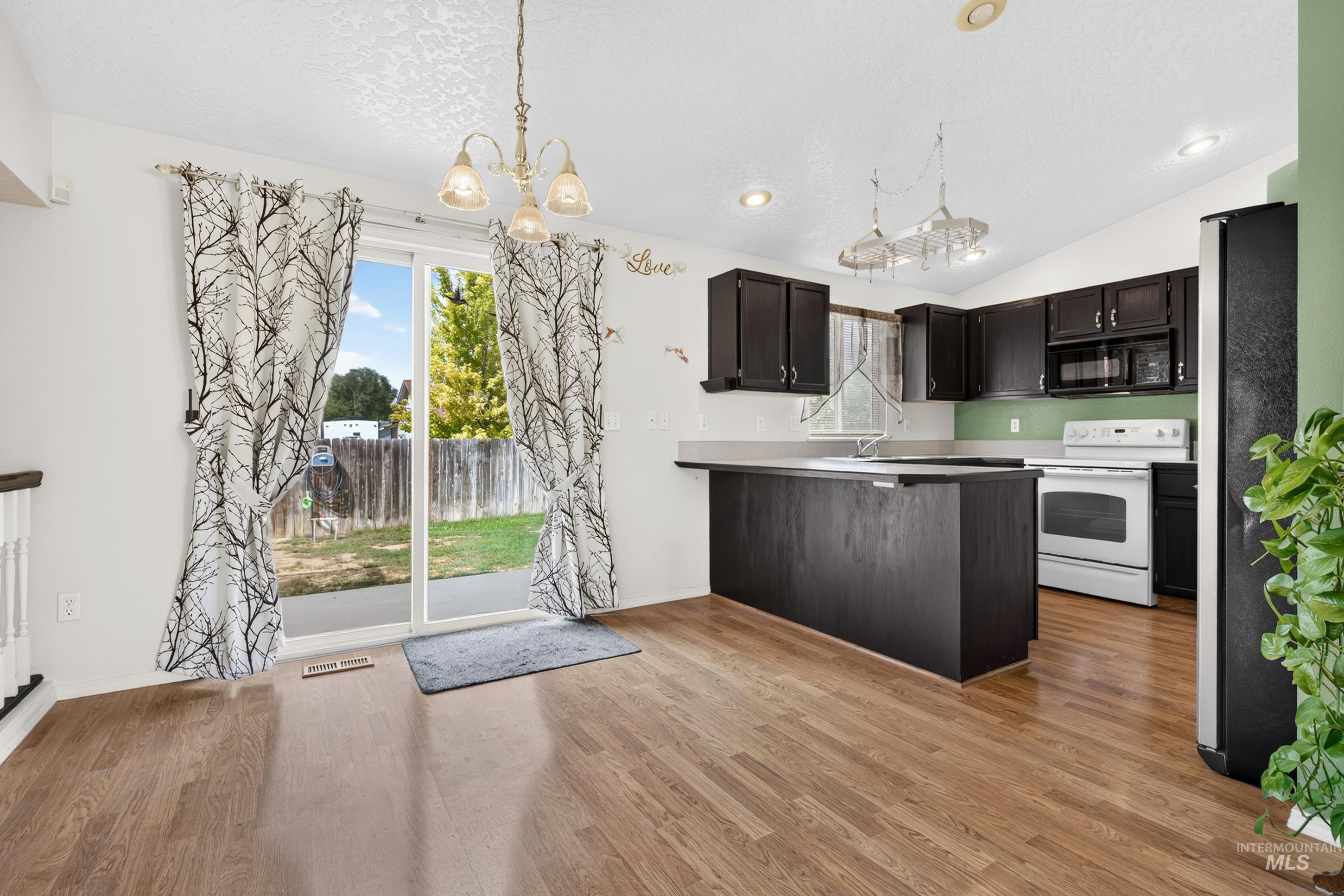 1209 Cattail St, Nampa, Idaho 83686, 4 Bedrooms, 3 Bathrooms, Residential For Sale, Price $429,900,MLS 98998610