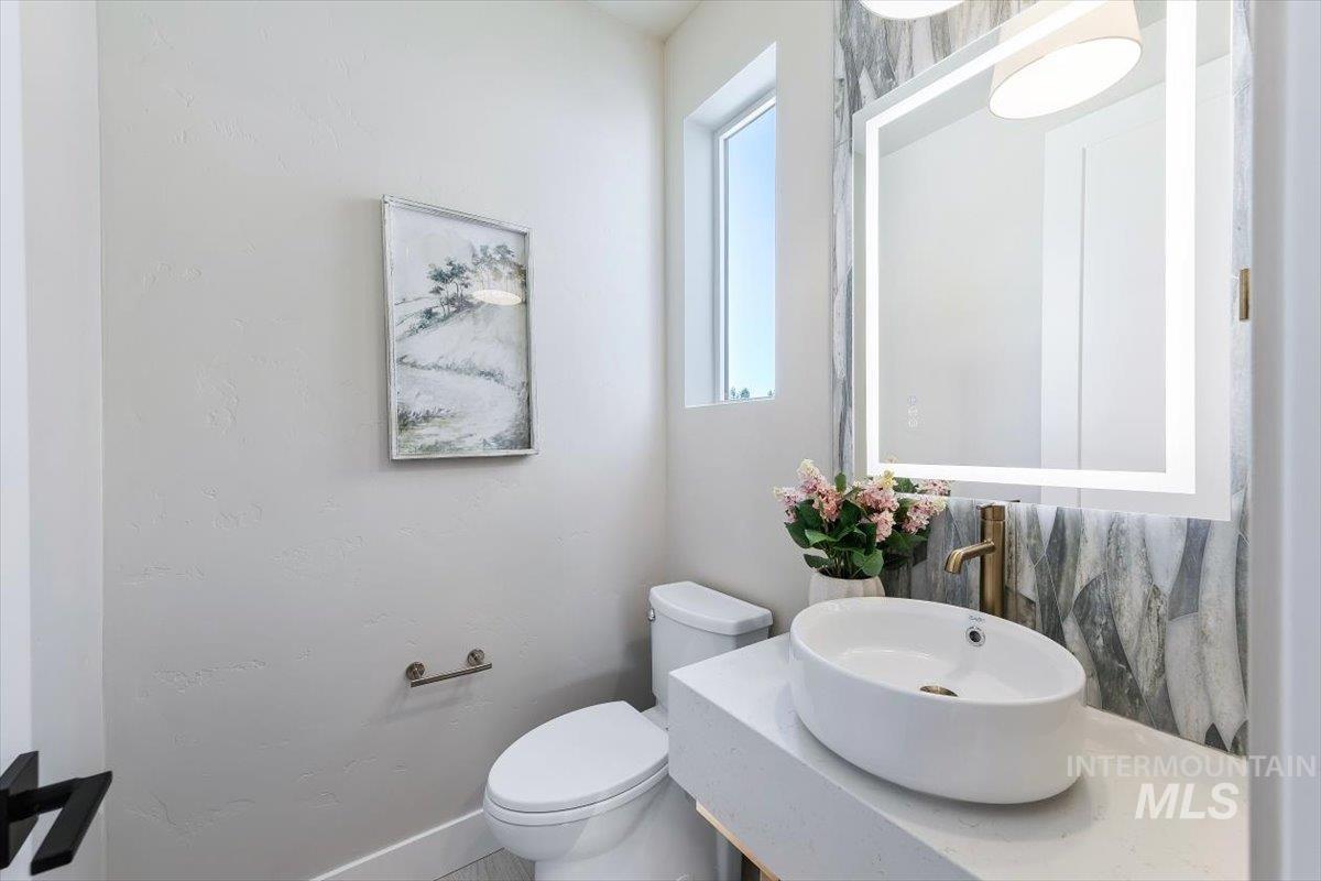 76 N Feather Reed Ave, Meridian, Idaho 83642, 3 Bedrooms, 2.5 Bathrooms, Residential For Sale, Price $589,900,MLS 98998611