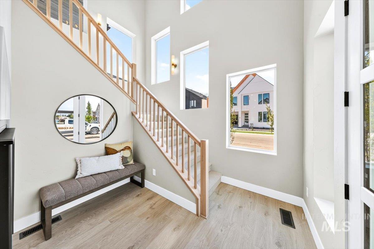 76 N Feather Reed Ave, Meridian, Idaho 83642, 3 Bedrooms, 2.5 Bathrooms, Residential For Sale, Price $589,900,MLS 98998611