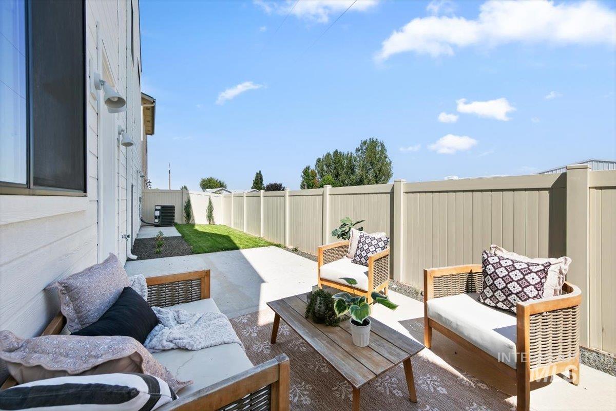 76 N Feather Reed Ave, Meridian, Idaho 83642, 3 Bedrooms, 2.5 Bathrooms, Residential For Sale, Price $589,900,MLS 98998611
