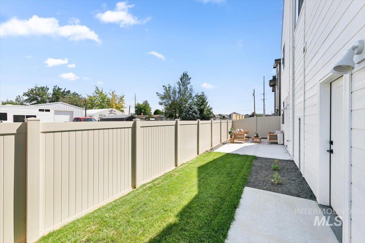 76 N Feather Reed Ave, Meridian, Idaho 83642, 3 Bedrooms, 2.5 Bathrooms, Residential For Sale, Price $589,900,MLS 98998611