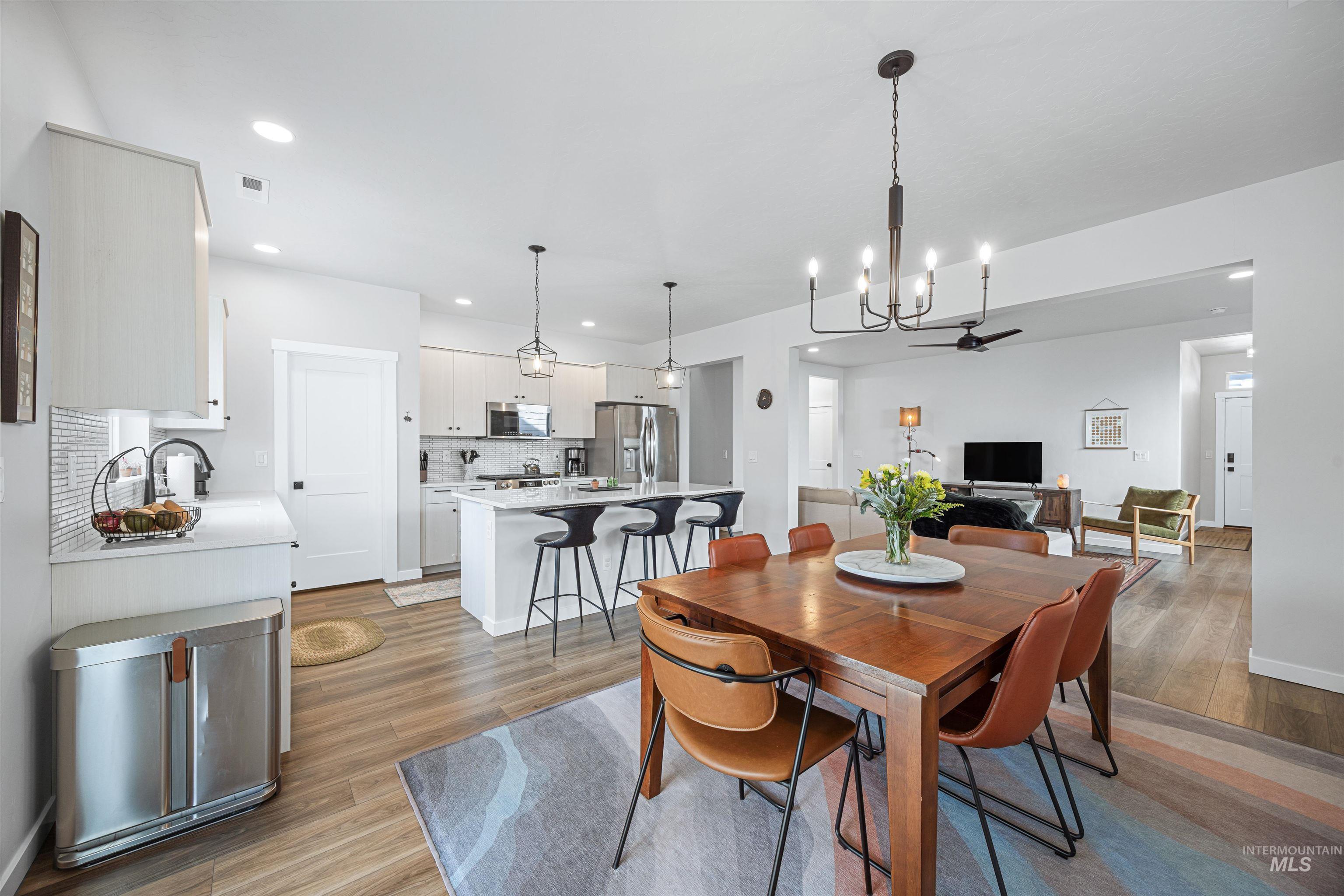 6928 S Chinook Ave, Boise, Idaho 83709, 3 Bedrooms, 2.5 Bathrooms, Residential For Sale, Price $520,000, 98998618