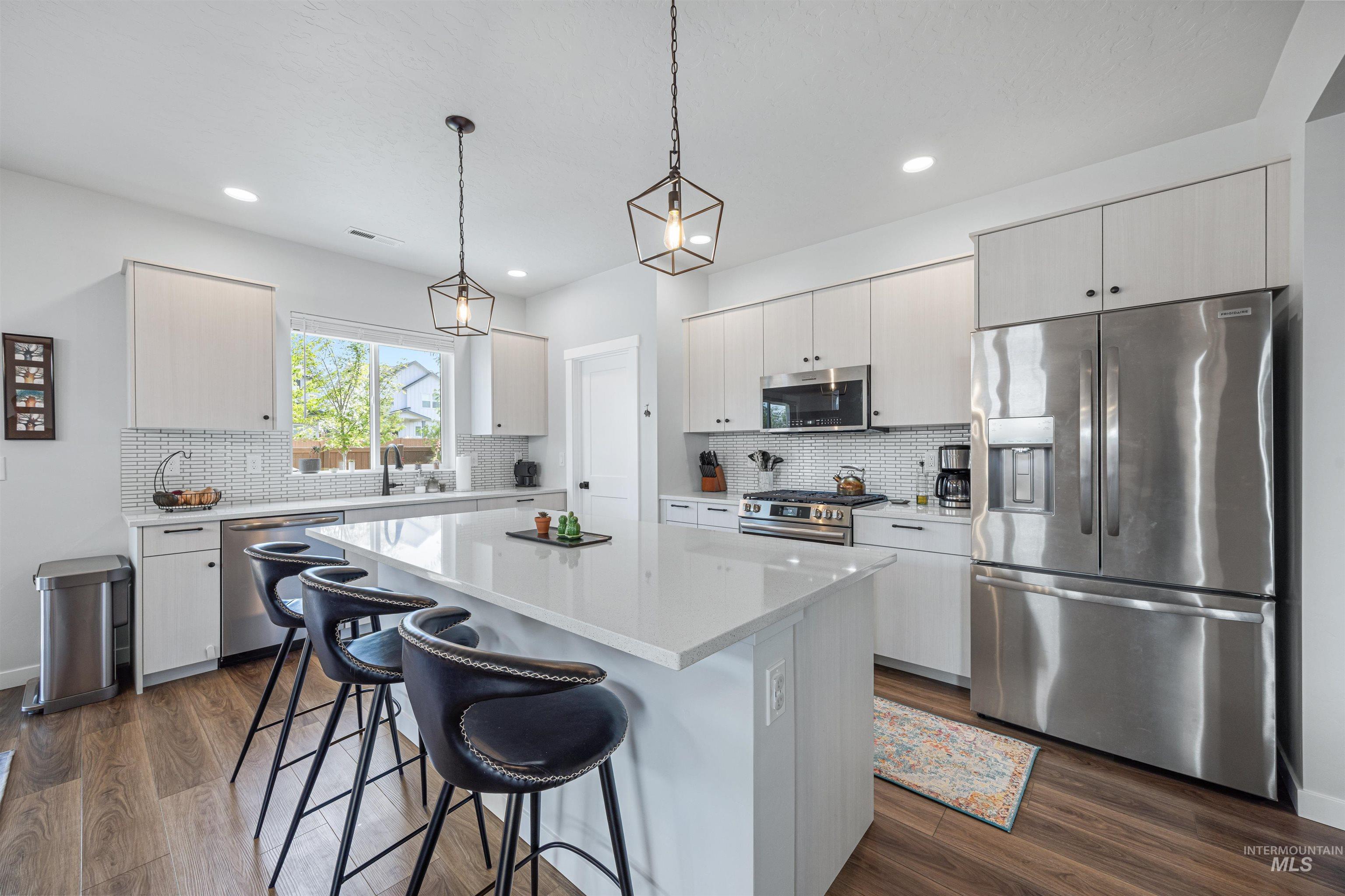 6928 S Chinook Ave, Boise, Idaho 83709, 3 Bedrooms, 2.5 Bathrooms, Residential For Sale, Price $520,000, 98998618