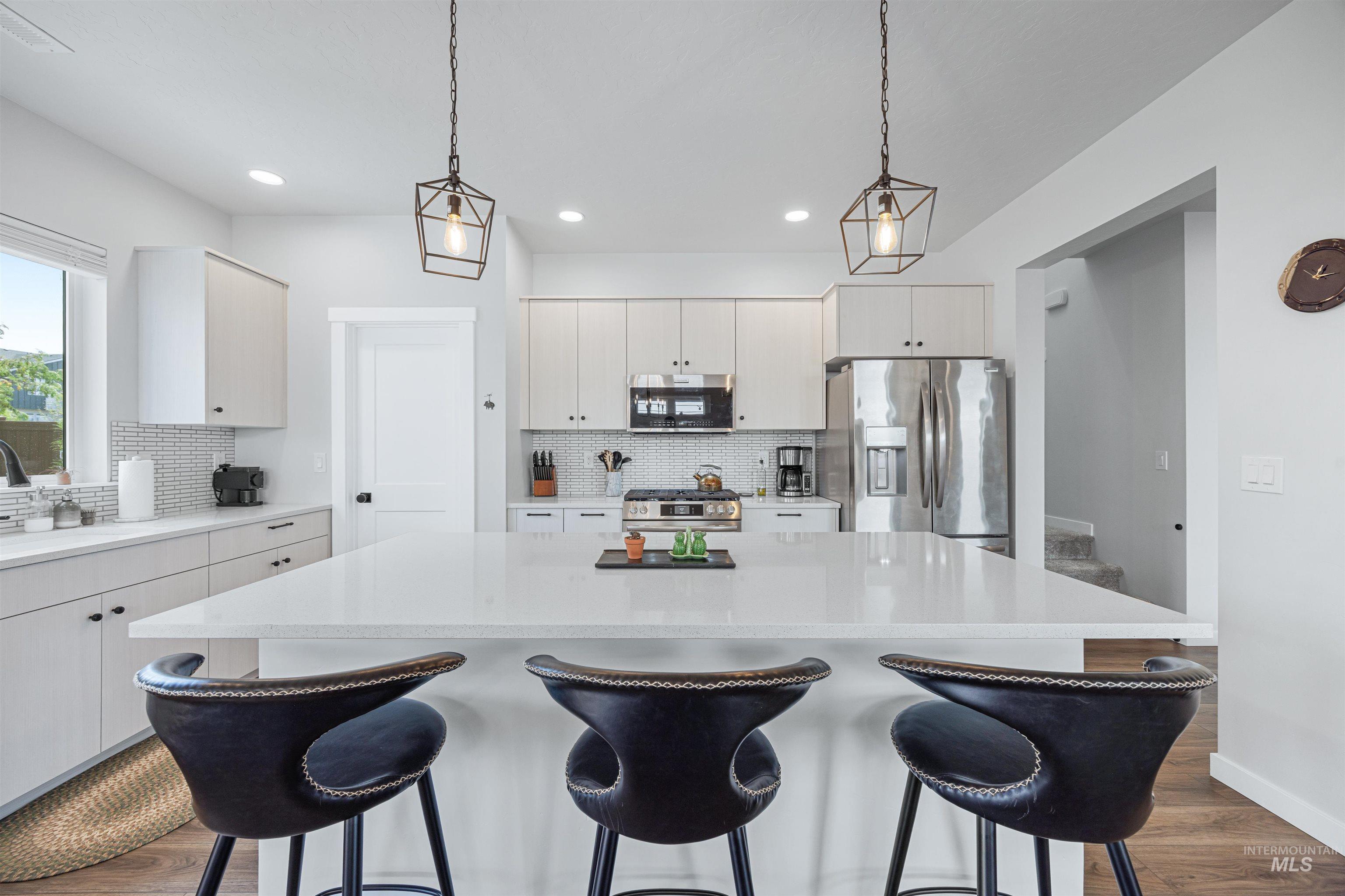 6928 S Chinook Ave, Boise, Idaho 83709, 3 Bedrooms, 2.5 Bathrooms, Residential For Sale, Price $520,000, 98998618