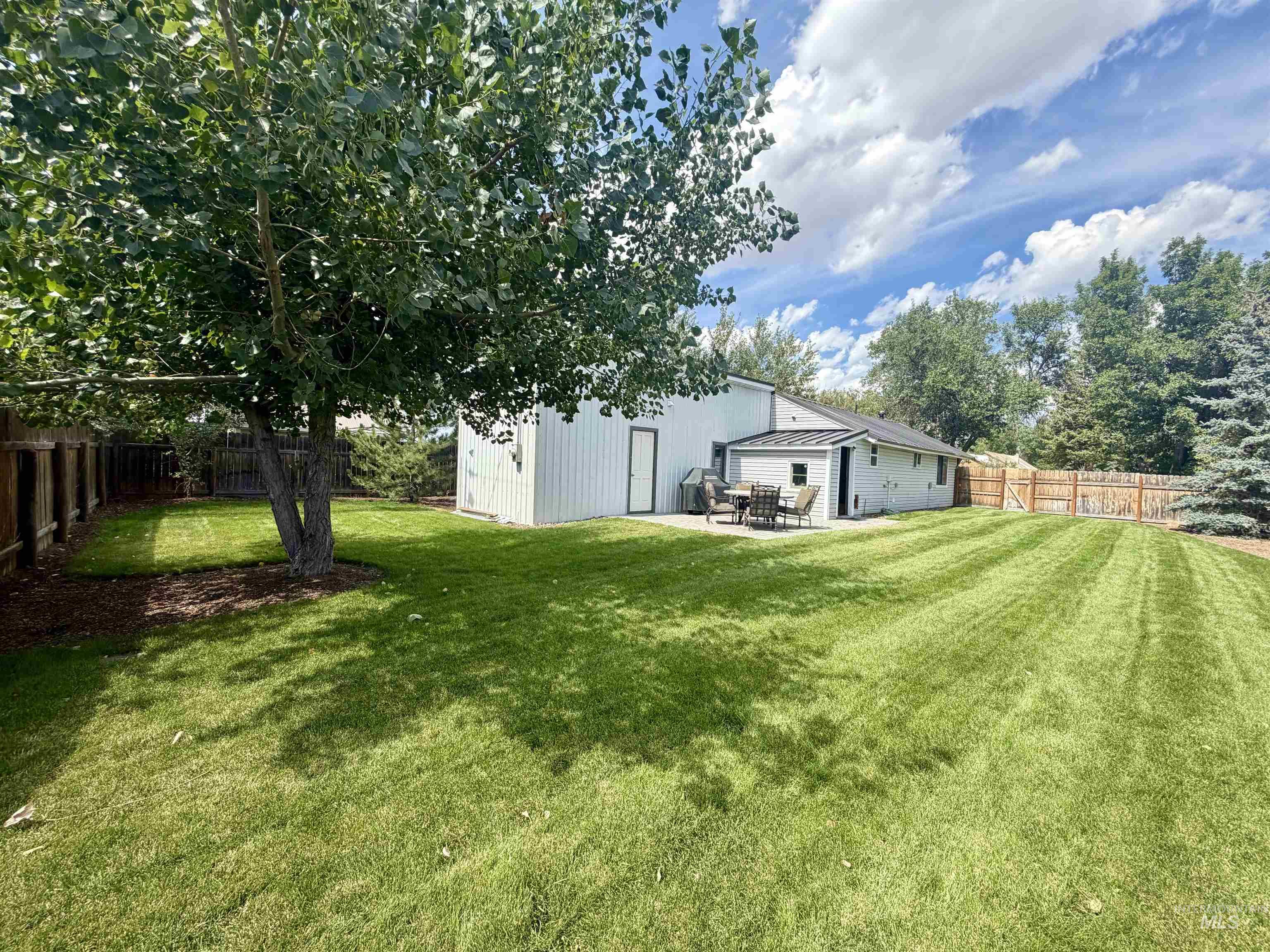 314 W Willow, Fairfield, Idaho 83327, 2 Bedrooms, 2 Bathrooms, Residential For Sale, Price $313,000,MLS 98998619