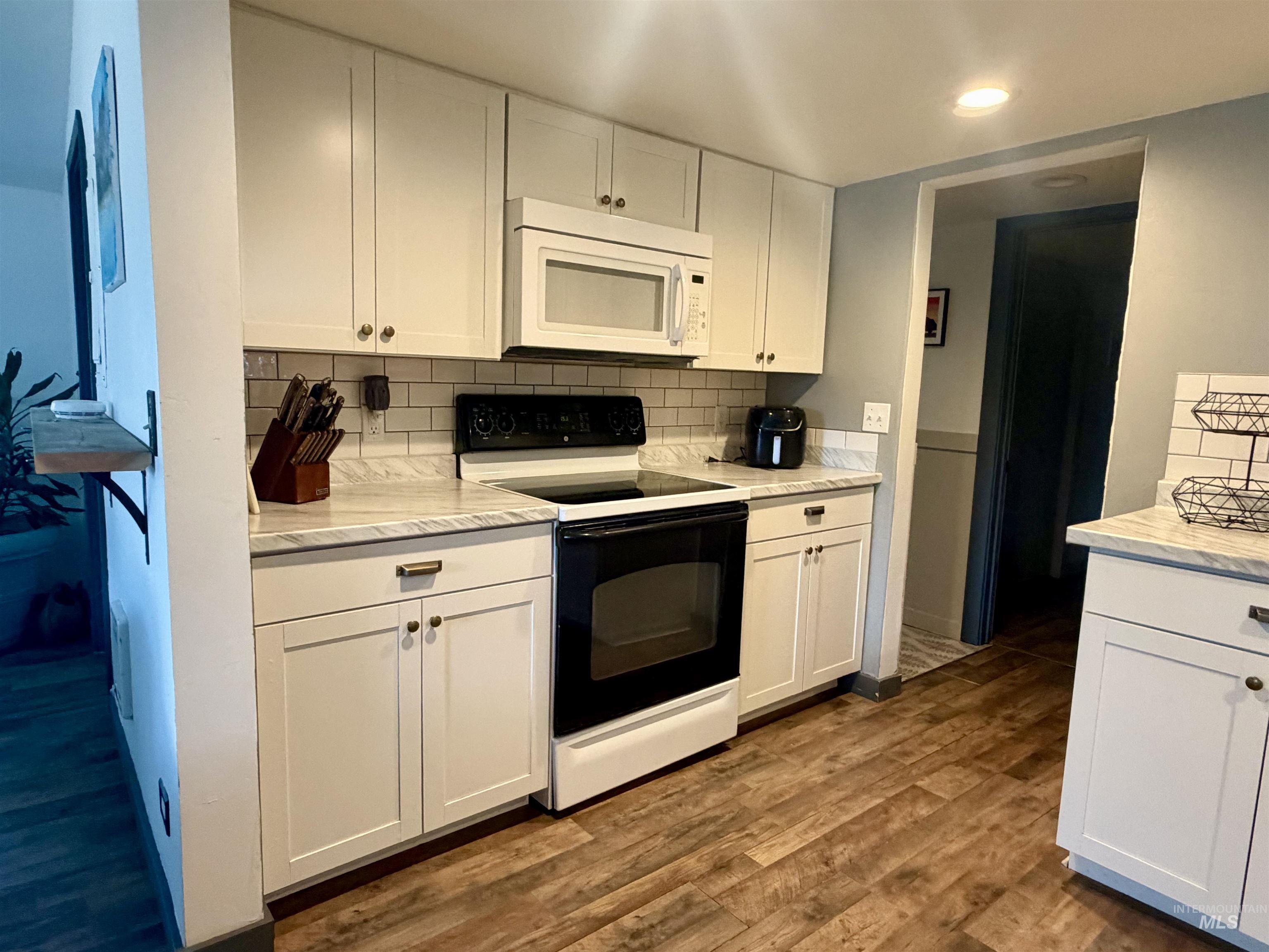 314 W Willow, Fairfield, Idaho 83327, 2 Bedrooms, 2 Bathrooms, Residential For Sale, Price $313,000,MLS 98998619