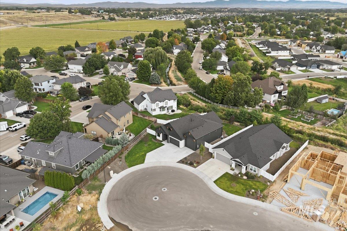 410 W Flour Mill Court, Middleton, Idaho 83644, 3 Bedrooms, 2.5 Bathrooms, Residential For Sale, Price $699,900,MLS 98998620